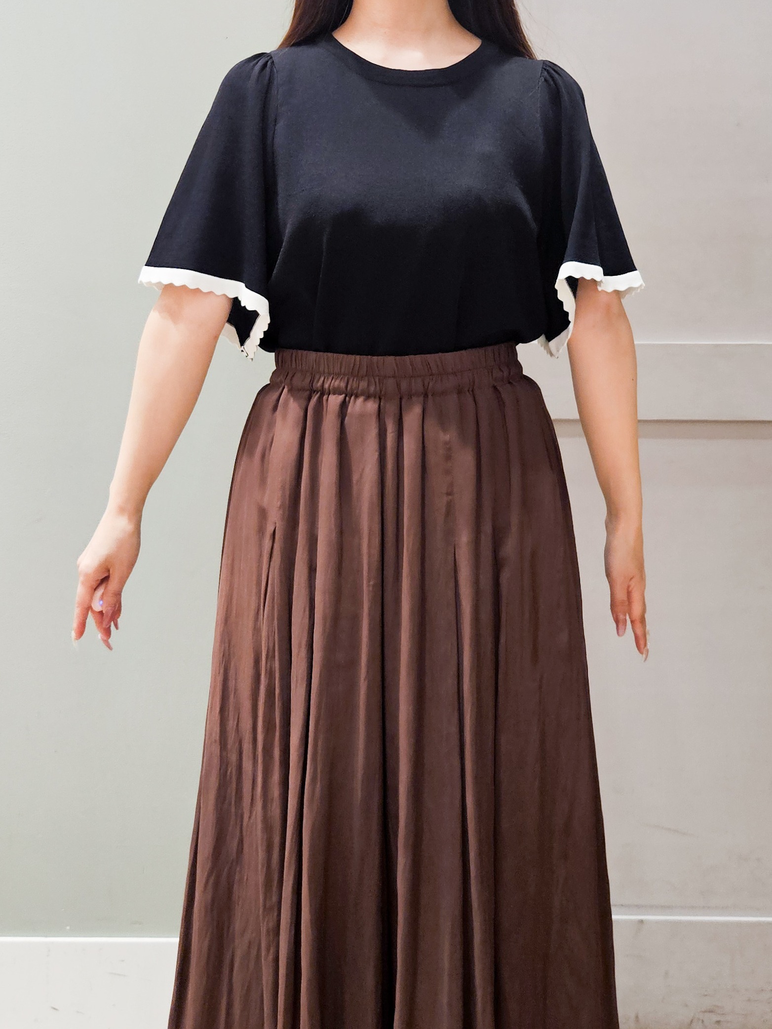 maiさんの「grove｜高評価！【シリーズ累計36万枚！名品ニット】やわらかドライタッチ スカラップスリーブニット」を使ったコーディネート