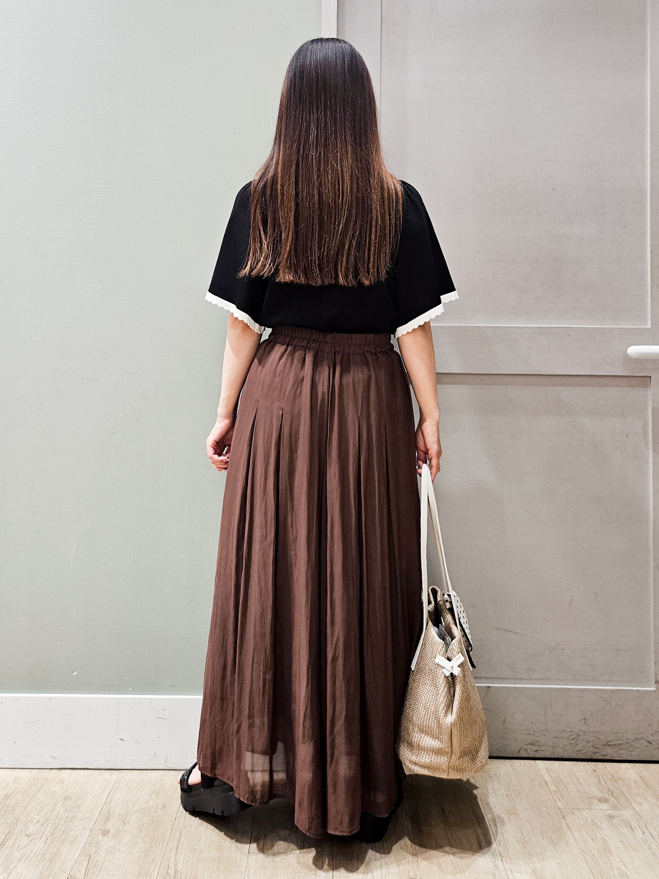 maiさんの「grove｜高評価！【シリーズ累計36万枚！名品ニット】やわらかドライタッチ スカラップスリーブニット」を使ったコーディネート