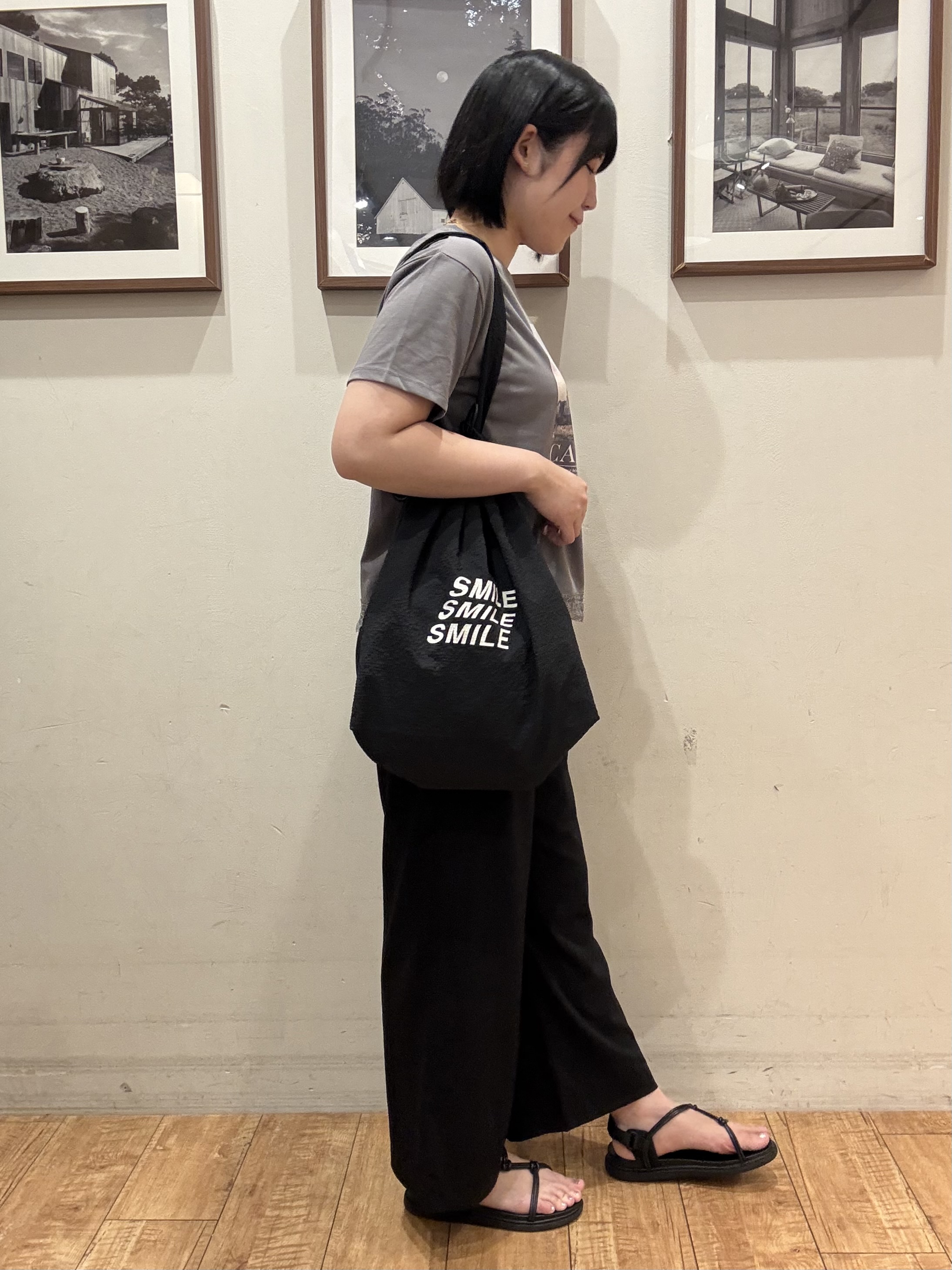 Tsuruさんの「SHOO･LA･RUE｜【UV/S-LL/洗濯機可】真夏に着たい裾レースが女性らしさをプラスする プリントアソートTシャツ」を使ったコーディネート
