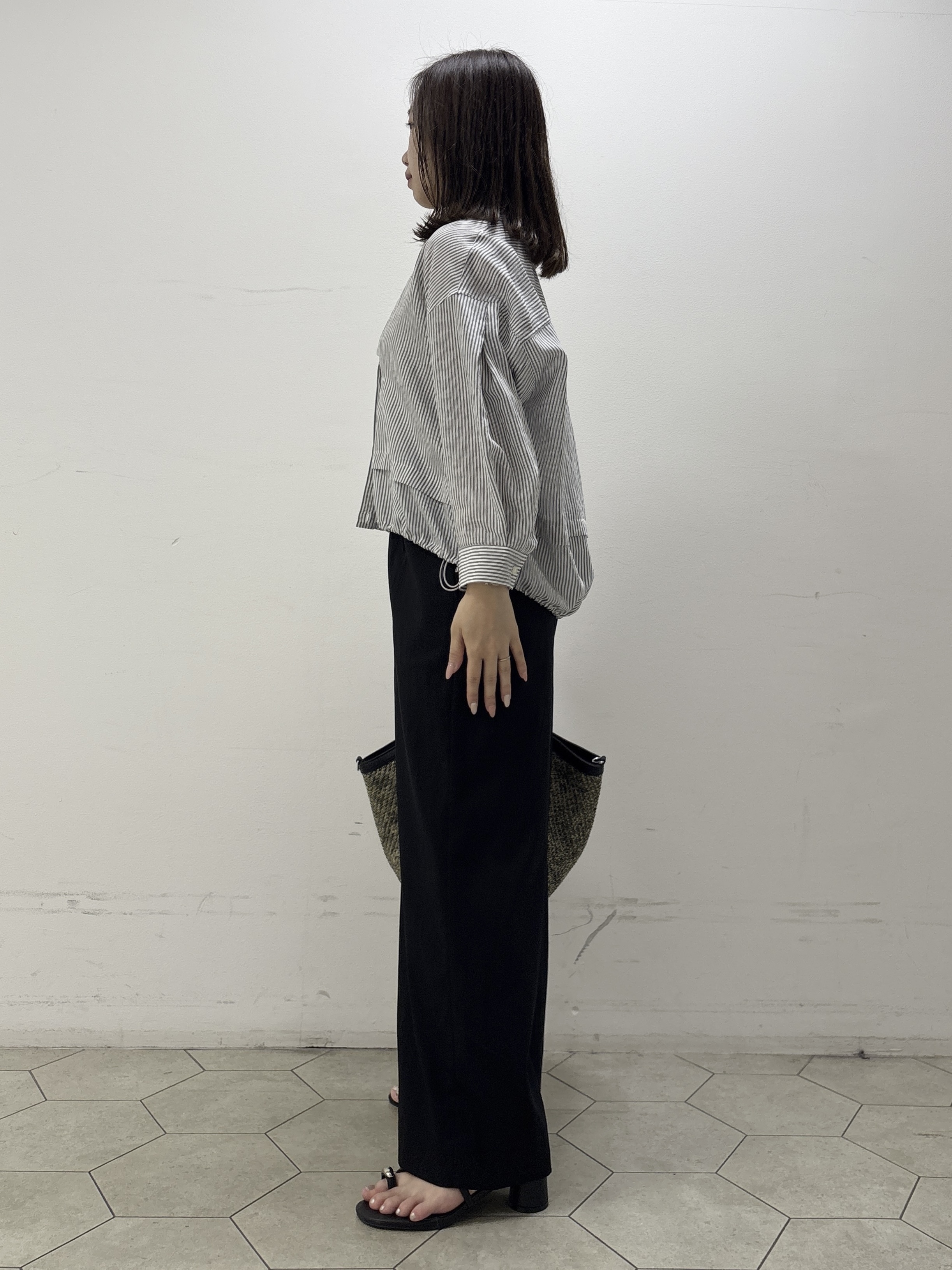 kahoさんの「INDIVI｜【接触冷感／洗える／2WAY】ドロスト付 シアーシャンブレーシャツ」を使ったコーディネート