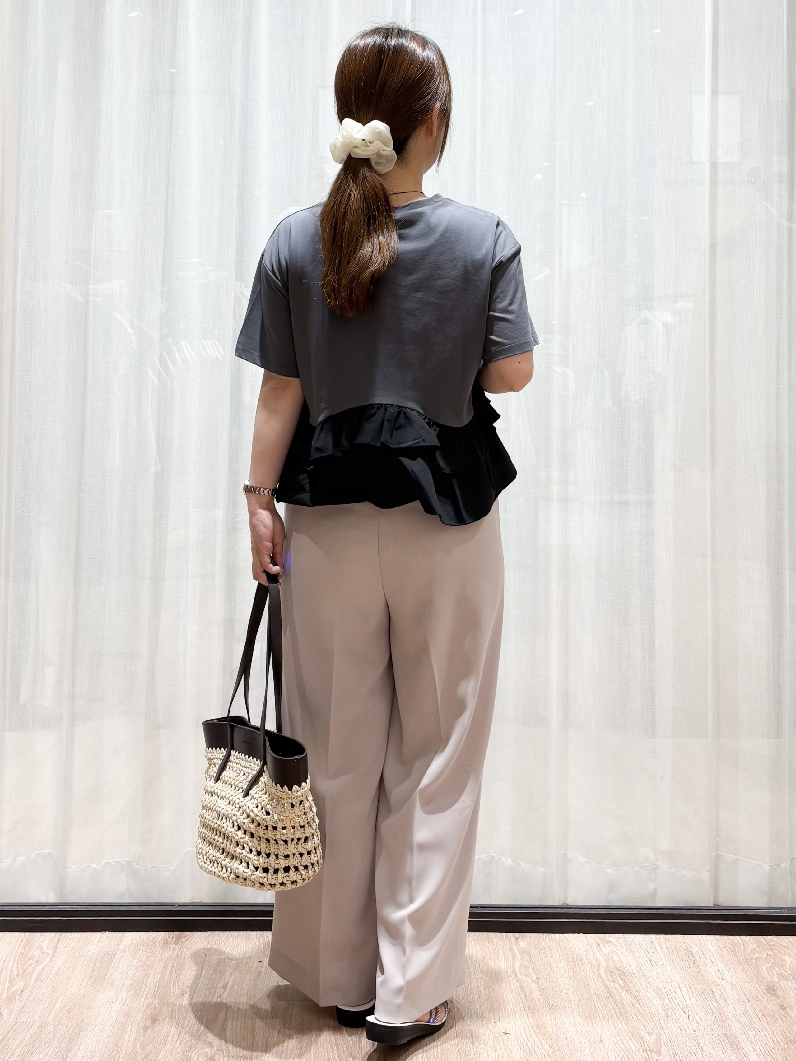 かなさんの「OPAQUE.CLIP｜裾フリルドッキングTシャツ【洗濯機OK】」を使ったコーディネート
