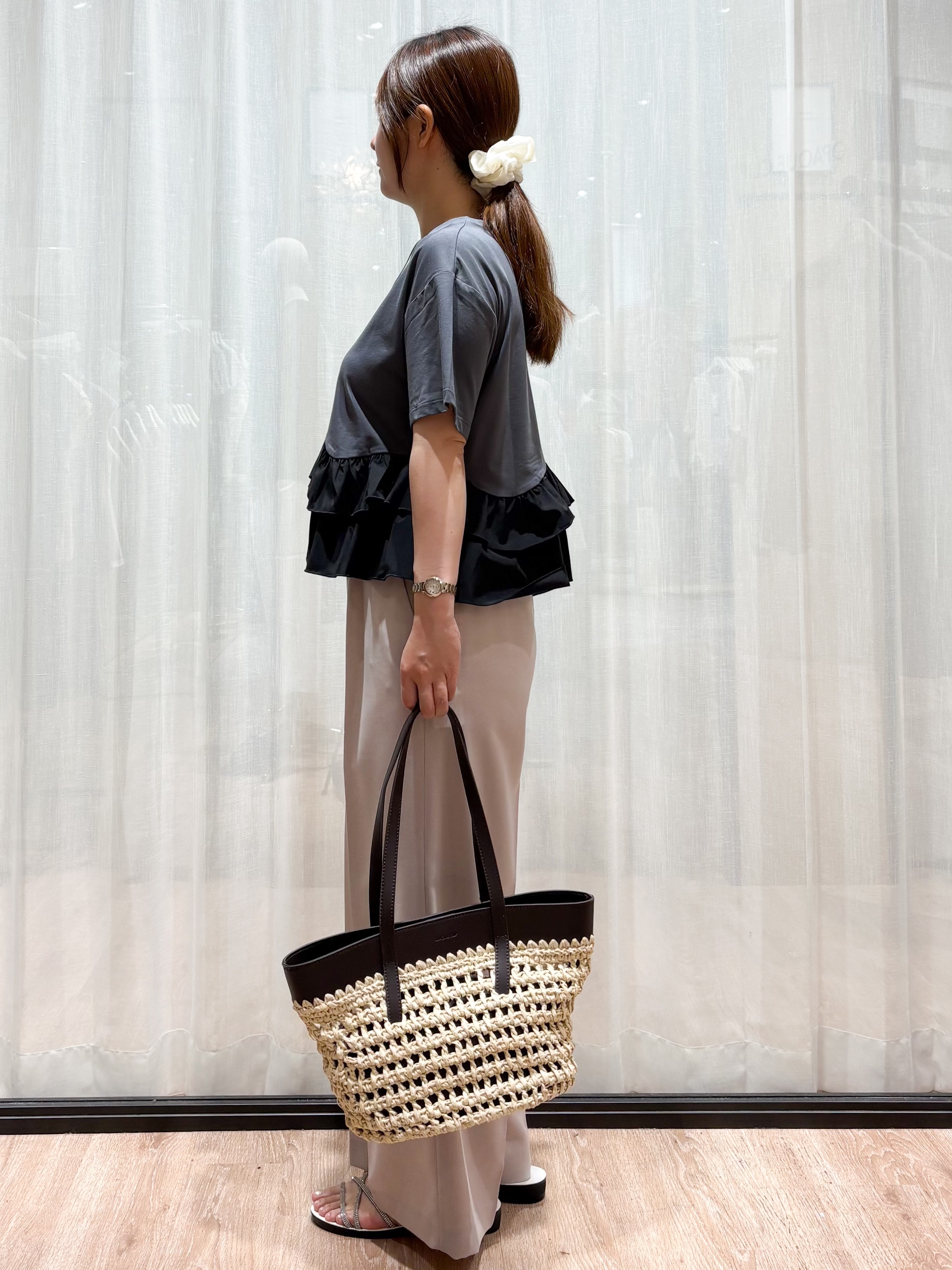 かなさんの「OPAQUE.CLIP｜裾フリルドッキングTシャツ【洗濯機OK】」を使ったコーディネート