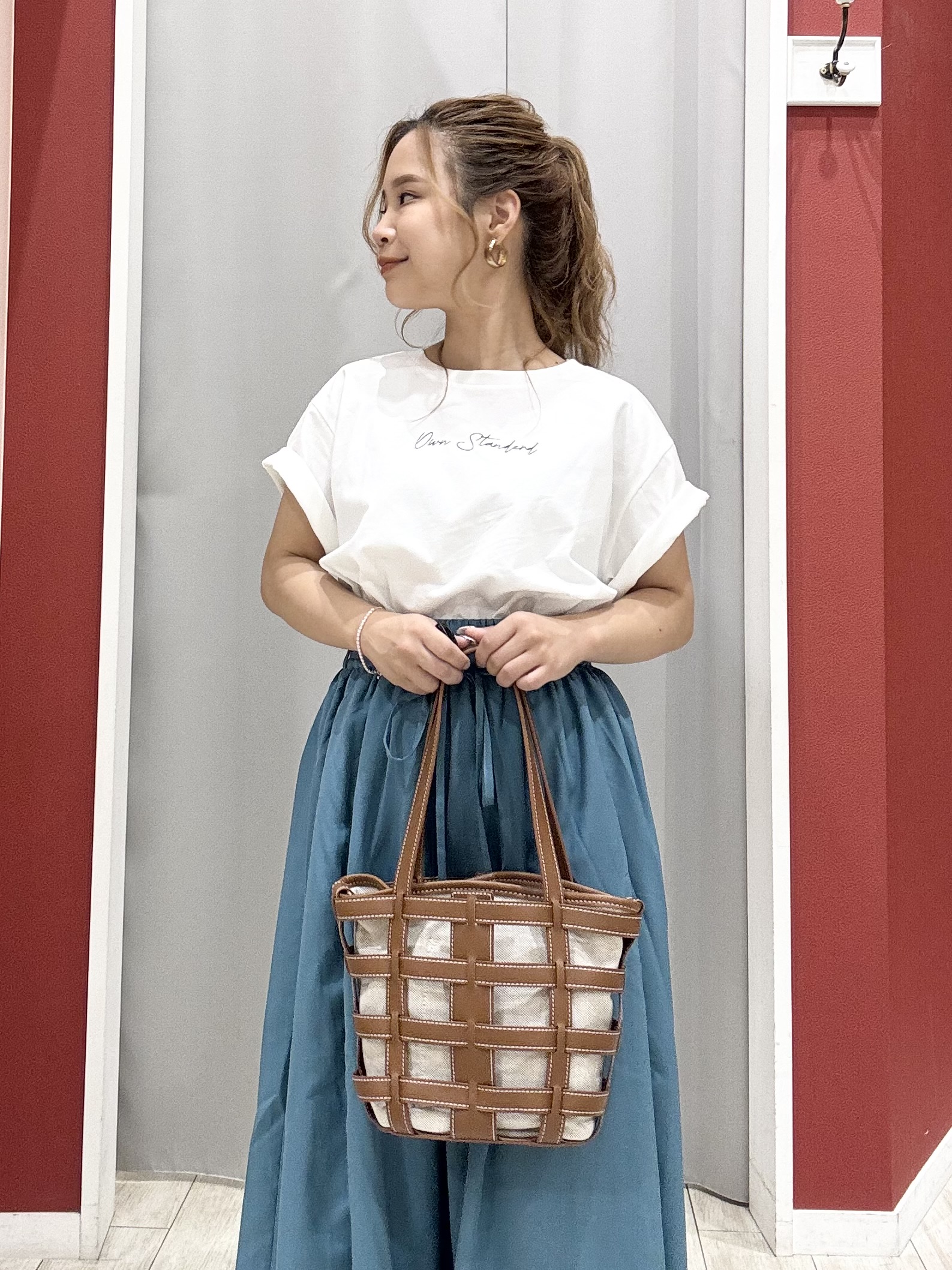 shioさんの「SHOO･LA･RUE｜【洗濯機可/S-LL】夏に快適サラサラ感 大人のプリントTシャツ」を使ったコーディネート