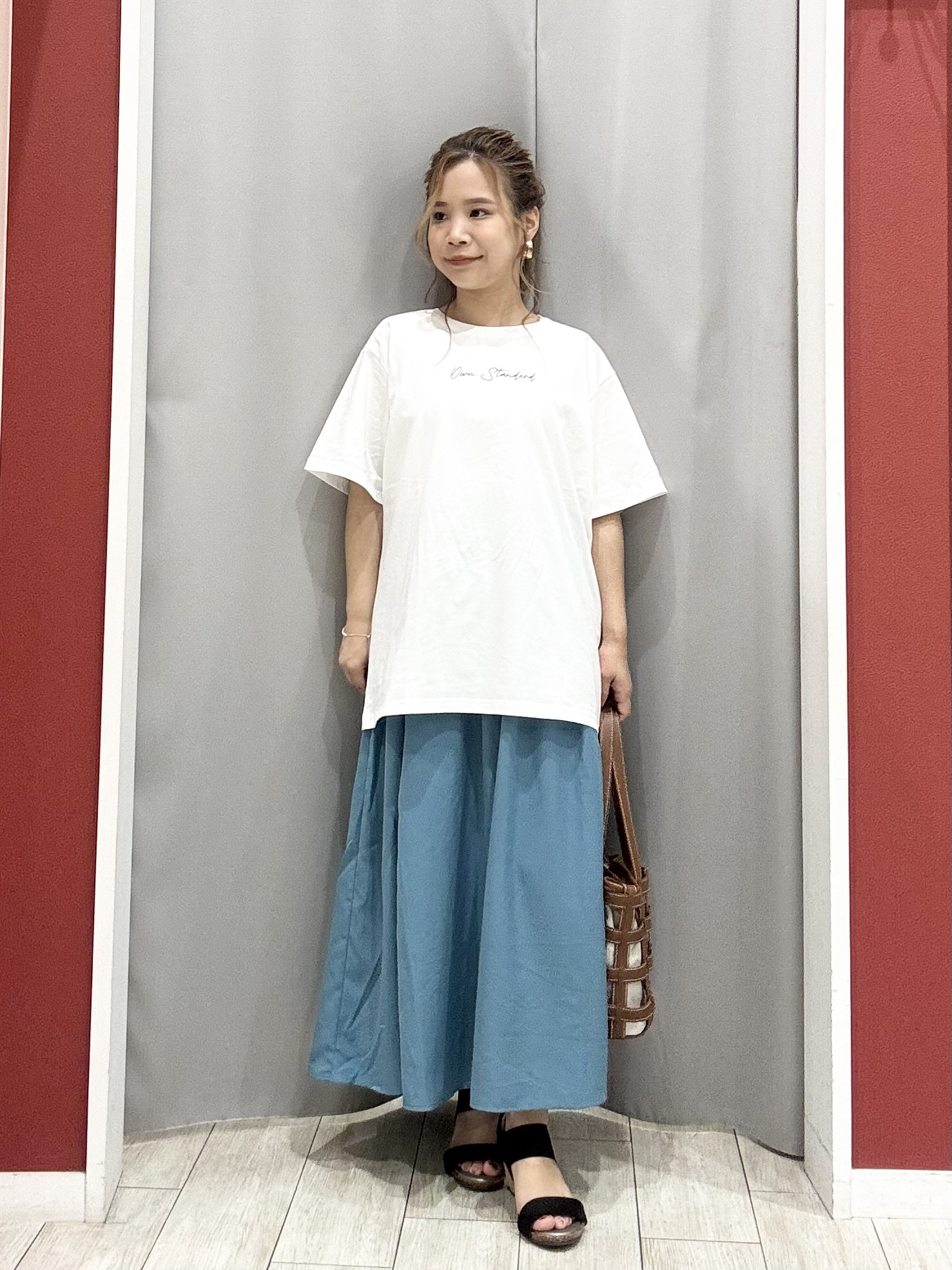 shioさんの「SHOO･LA･RUE｜【洗濯機可/S-LL】夏に快適サラサラ感 大人のプリントTシャツ」を使ったコーディネート