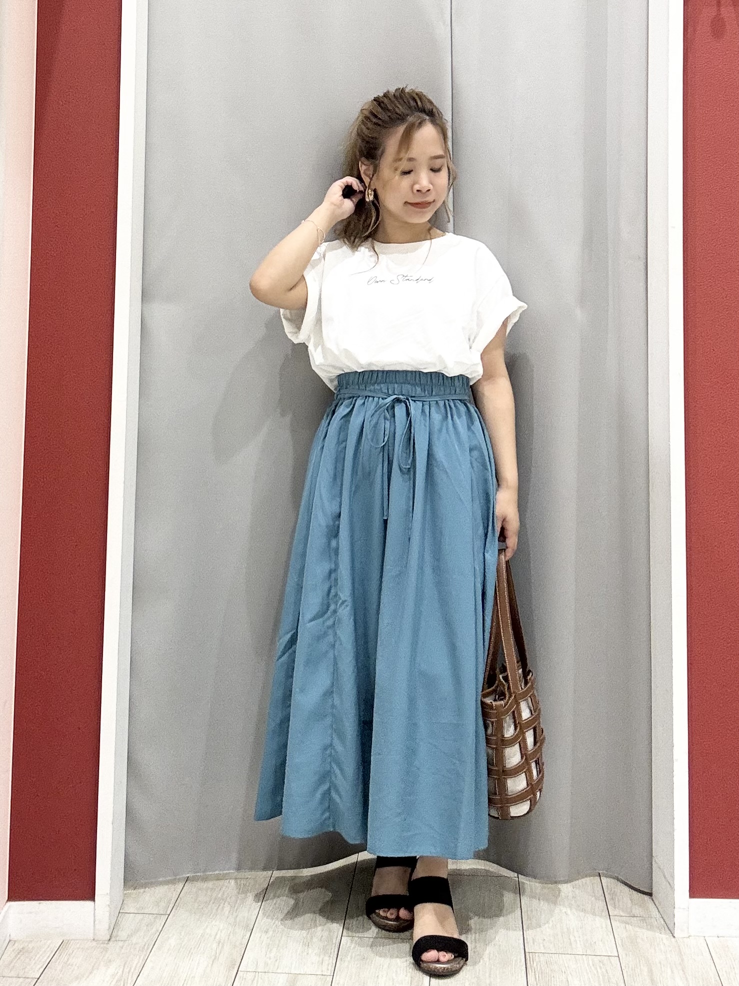 shioさんの「SHOO･LA･RUE｜【洗濯機可/S-LL】夏に快適サラサラ感 大人のプリントTシャツ」を使ったコーディネート