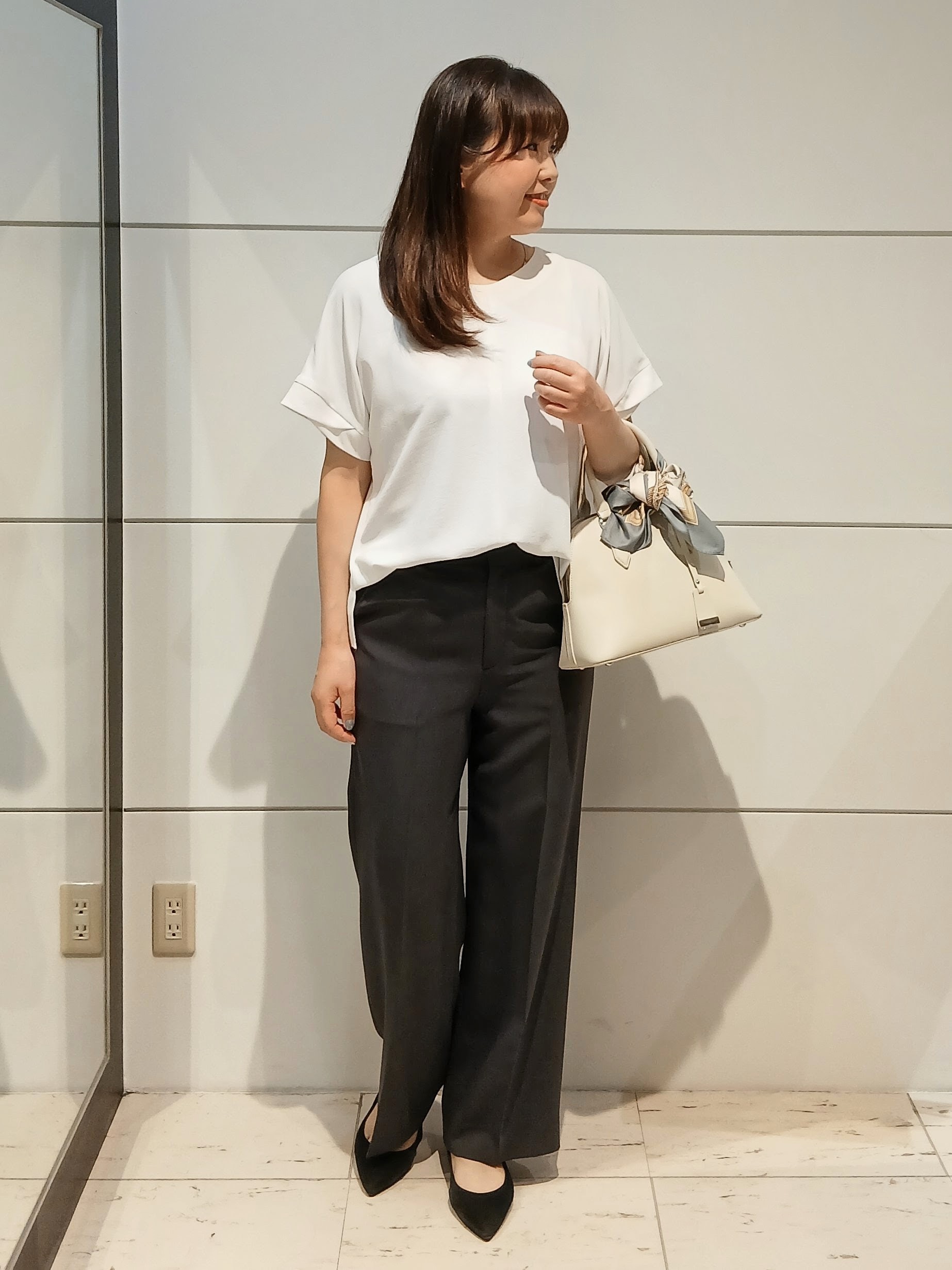 なみきさんの「UNTITLED｜【セットアップ可/UVカット/前後2WAY】リラクシーフレンチスリーブブラウス」を使ったコーディネート