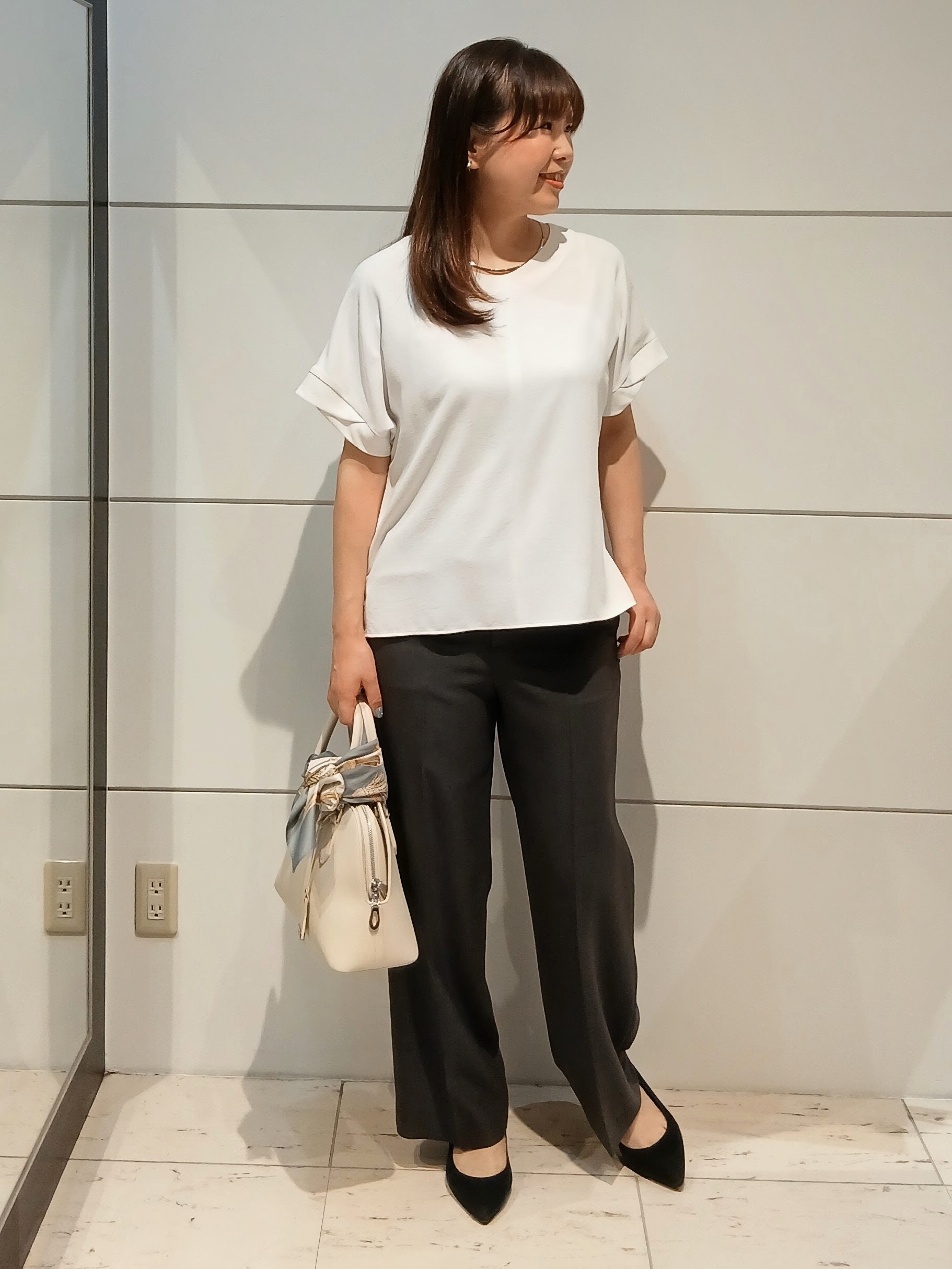 なみきさんの「UNTITLED｜【セットアップ可/UVカット/前後2WAY】リラクシーフレンチスリーブブラウス」を使ったコーディネート