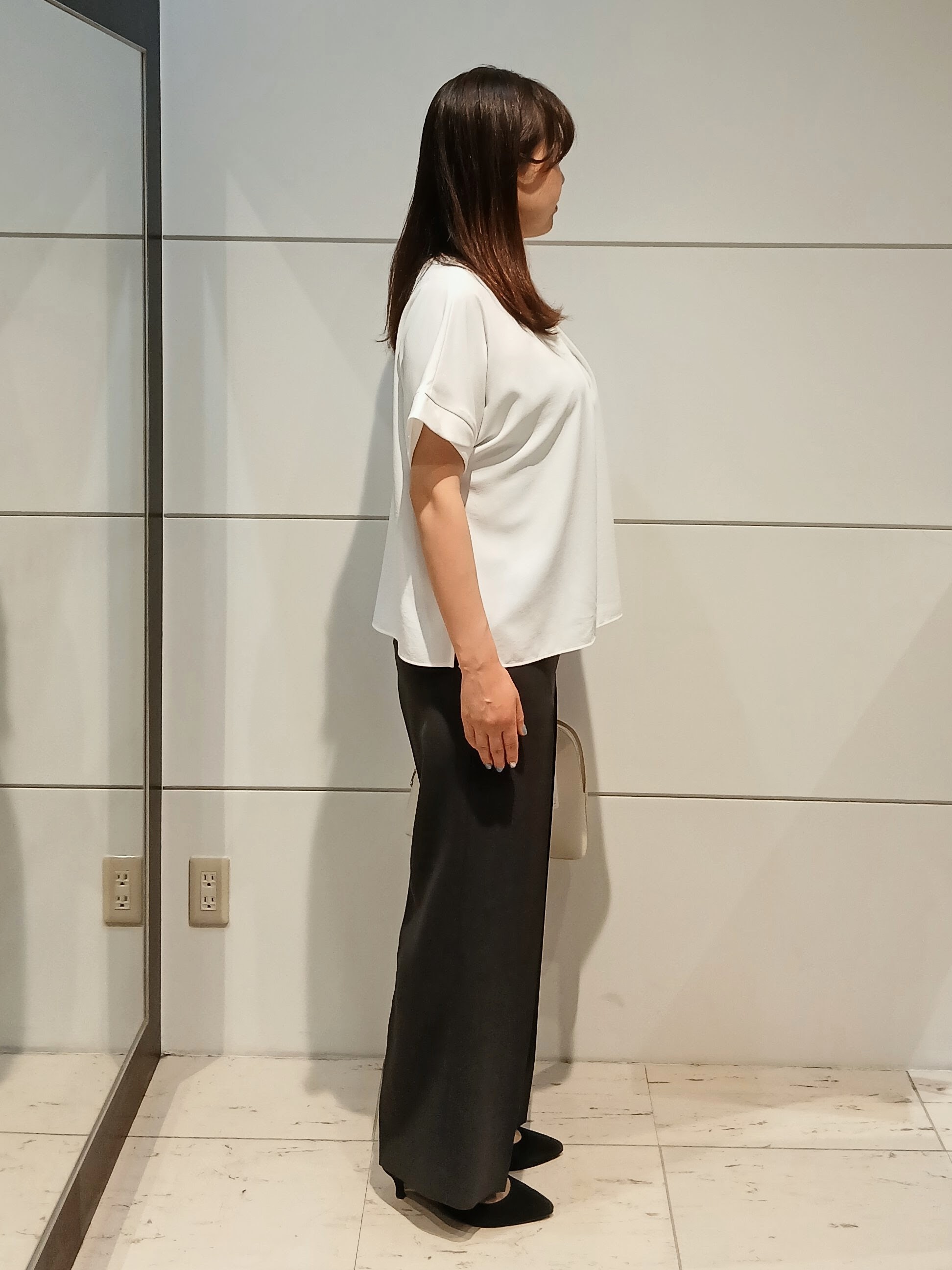 なみきさんの「UNTITLED｜【セットアップ可/UVカット/前後2WAY】リラクシーフレンチスリーブブラウス」を使ったコーディネート