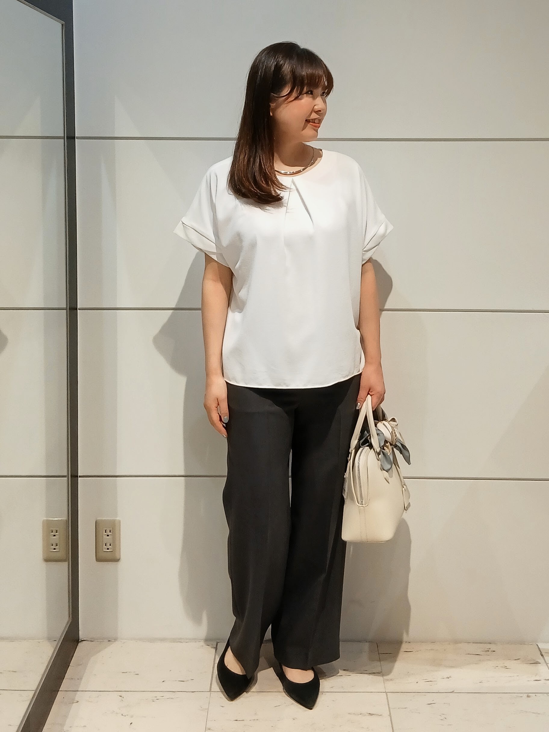 なみきさんの「UNTITLED｜【セットアップ可/UVカット/前後2WAY】リラクシーフレンチスリーブブラウス」を使ったコーディネート