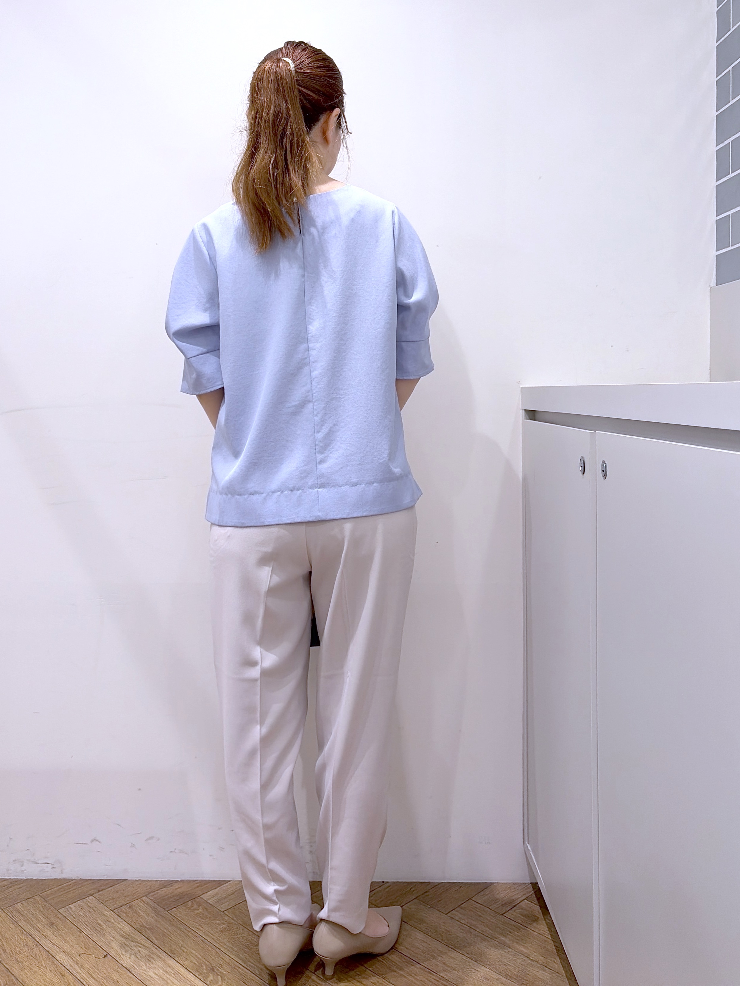 Junさんの「index｜【接触冷感／吸水速乾】タックパフスリーブブラウス《防シワ／洗濯機OK／XS～3L／8col》」を使ったコーディネート