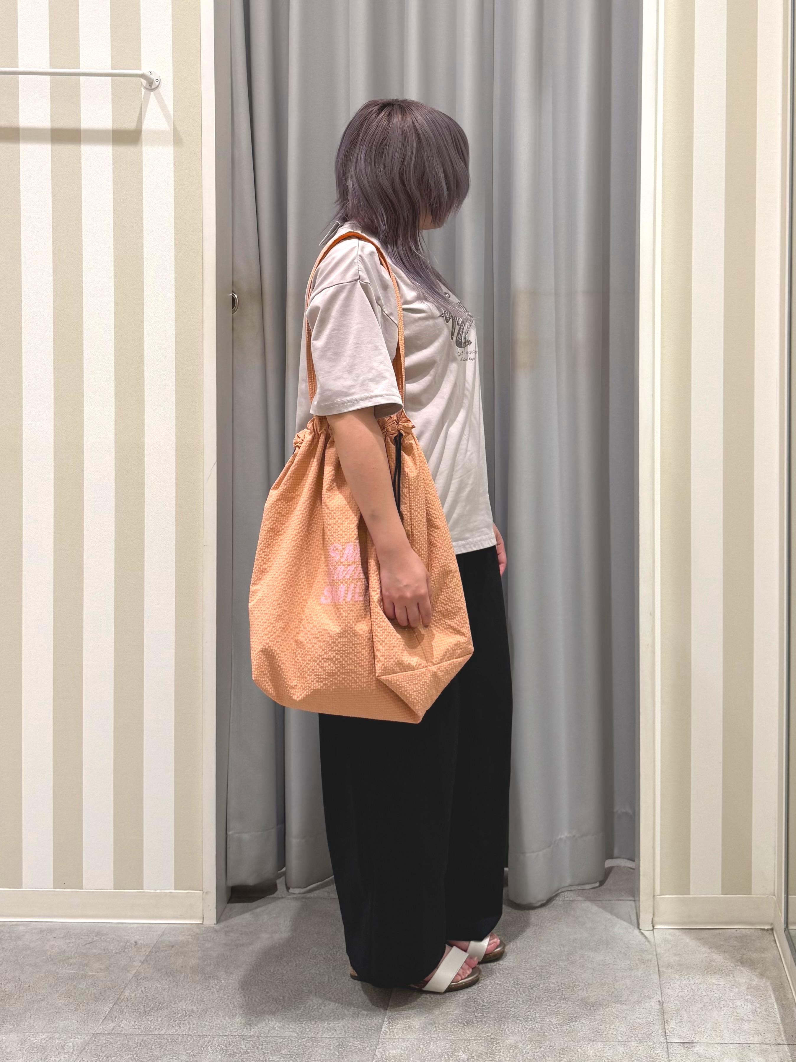 sakinoさんの「SHOO･LA･RUE｜【S-LL/洗濯機可】選べる3柄 ヴィンテージ風こなれアソートTシャツ」を使ったコーディネート