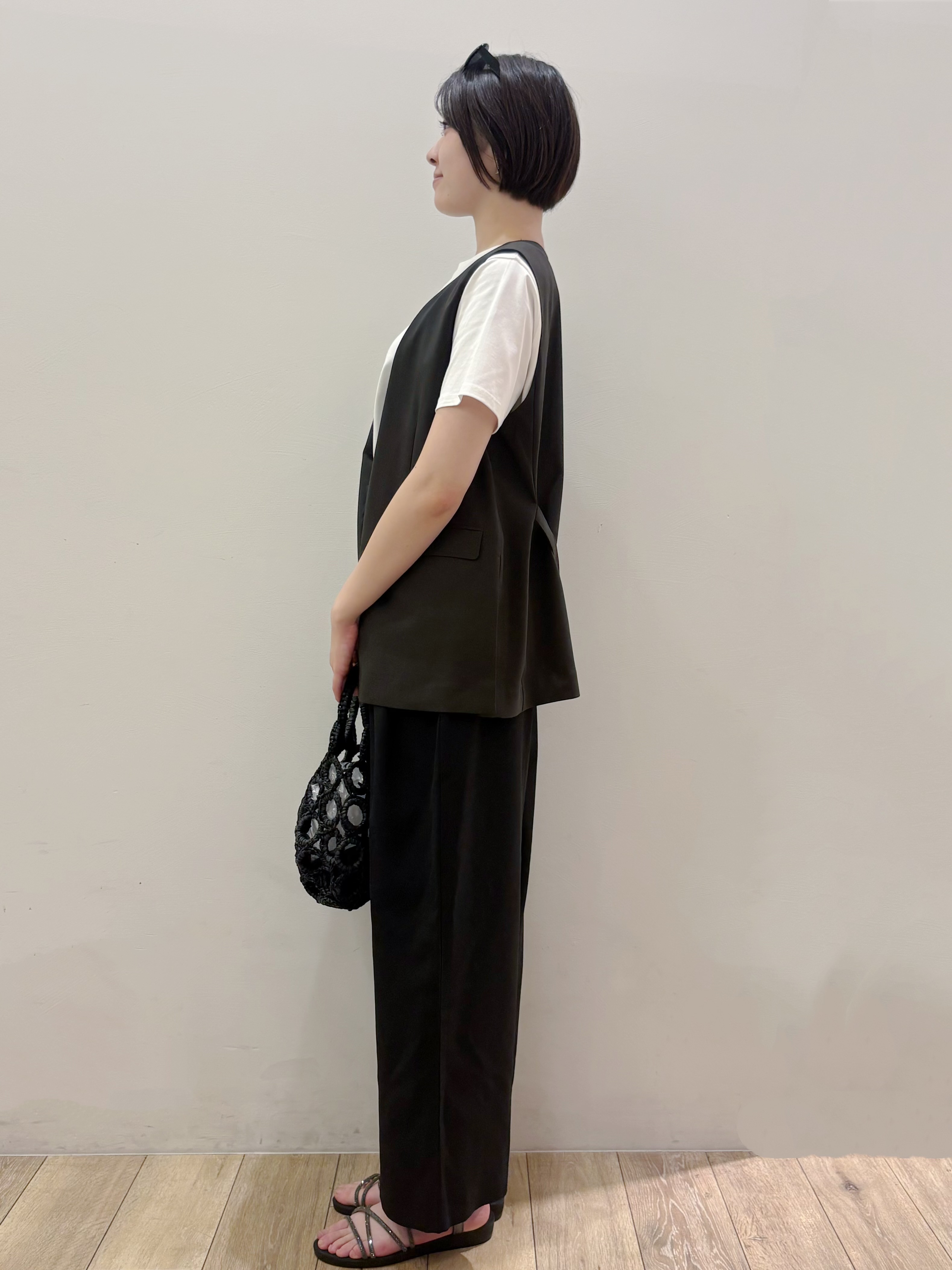 RINさんの「OPAQUE.CLIP｜リネンライク Vネックジレ【洗濯機OK】」を使ったコーディネート