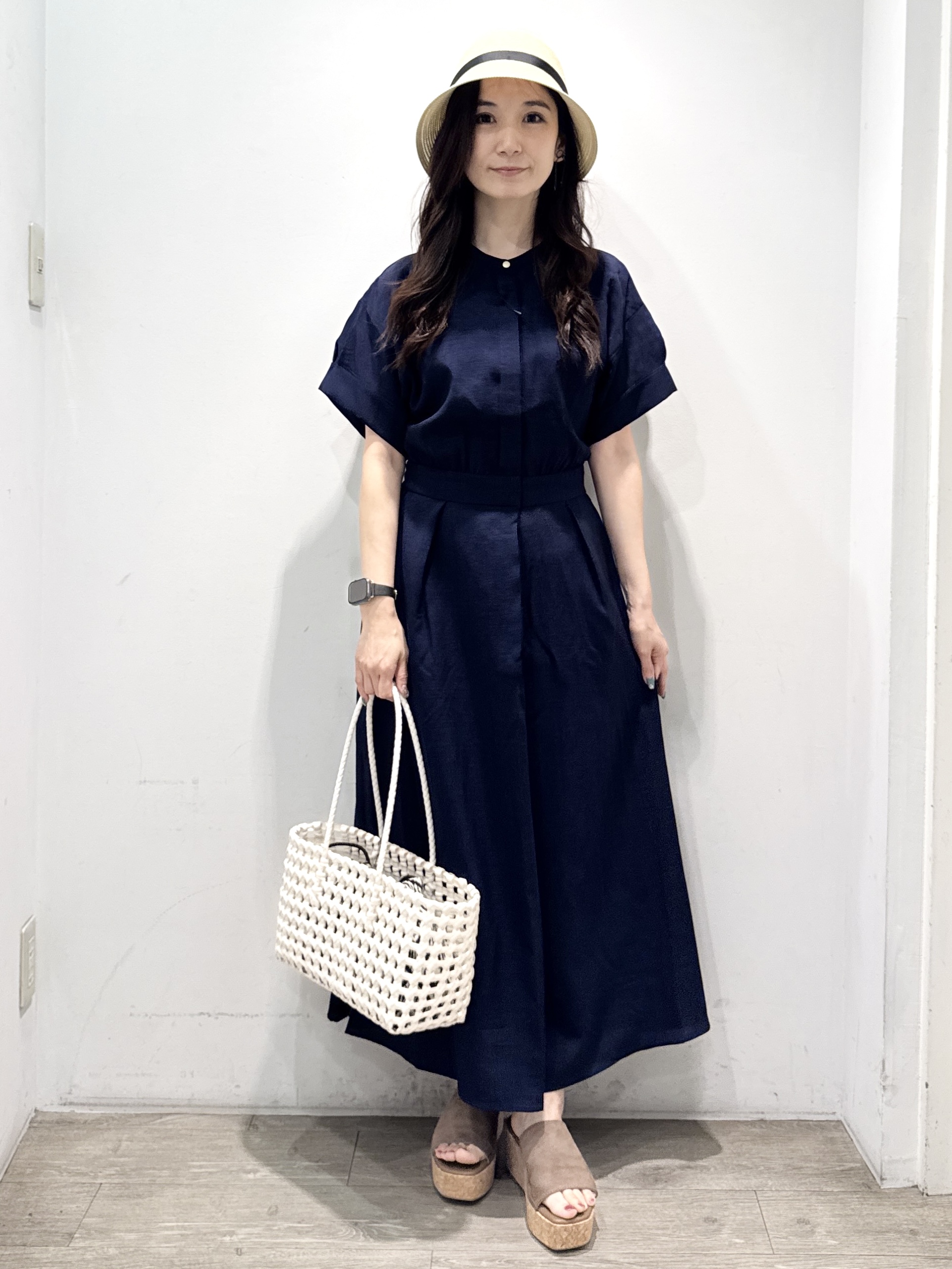 yuicciさんの「OPAQUE.CLIP｜【接触冷感／吸水速乾】リネンライク シャツワンピース《洗濯機OK》」を使ったコーディネート