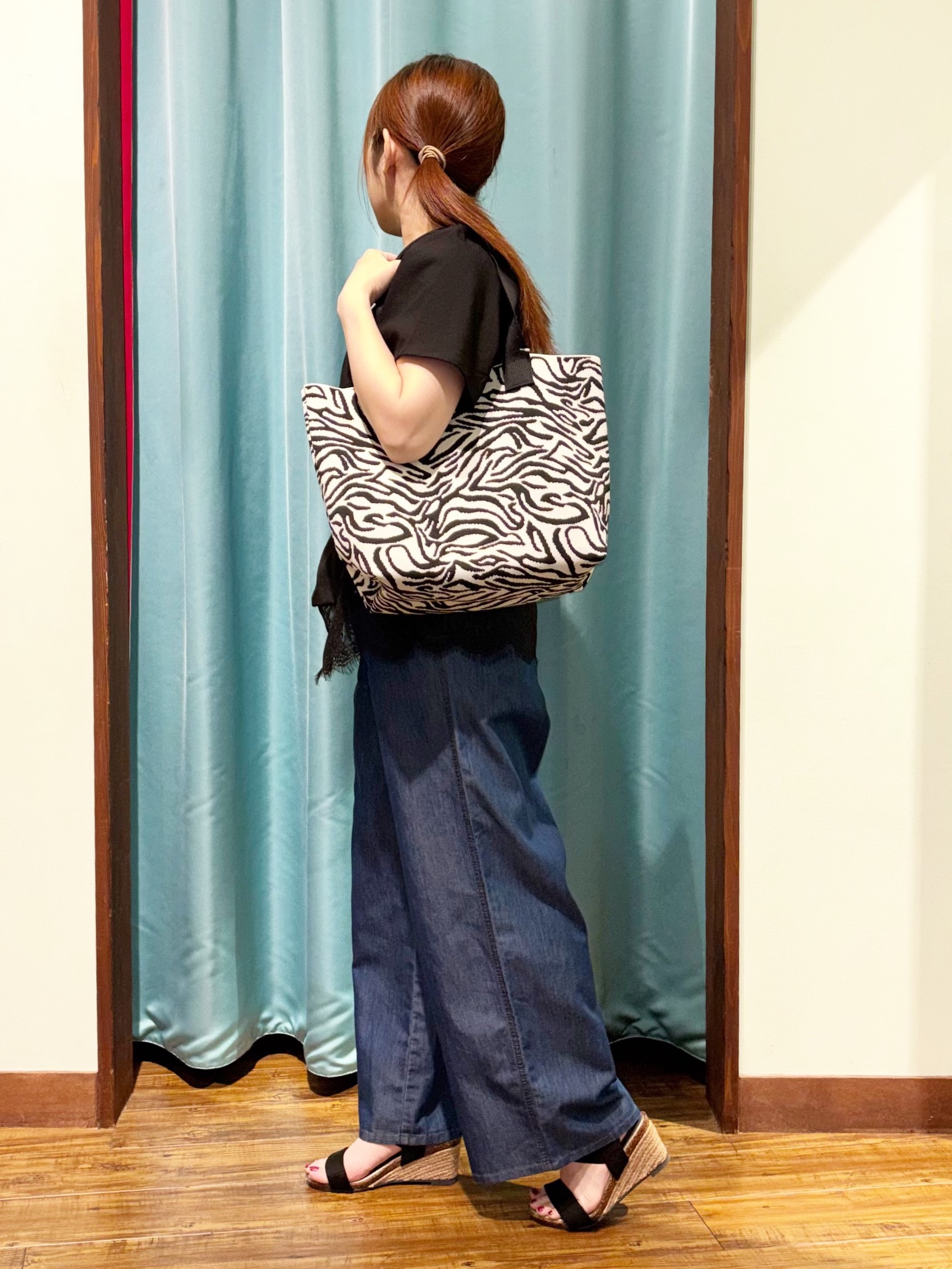 tukiさんの「SHOO･LA･RUE｜【S-LL/洗濯機可】軽凛(かろりん) 楽に着られて上品 裾レーススキッパーブラウス」を使ったコーディネート