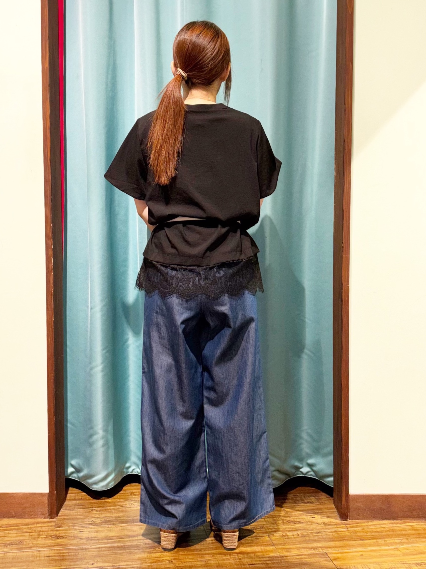 tukiさんの「SHOO･LA･RUE｜【S-LL/洗濯機可】軽凛(かろりん) 楽に着られて上品 裾レーススキッパーブラウス」を使ったコーディネート