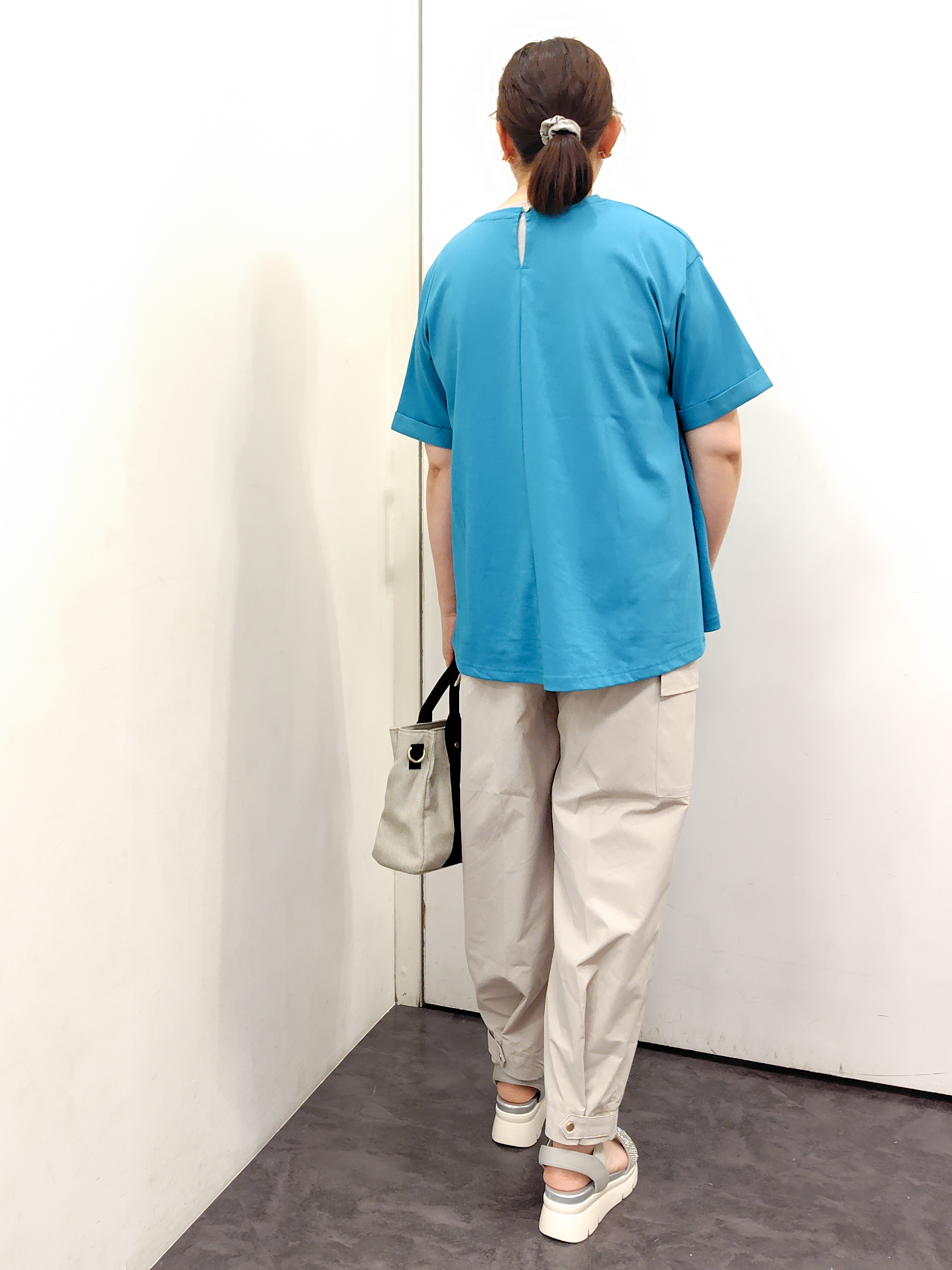 こんちゃんさんの「grove｜【遮熱／吸水速乾／UVカット】フレアシルエットTシャツ」を使ったコーディネート