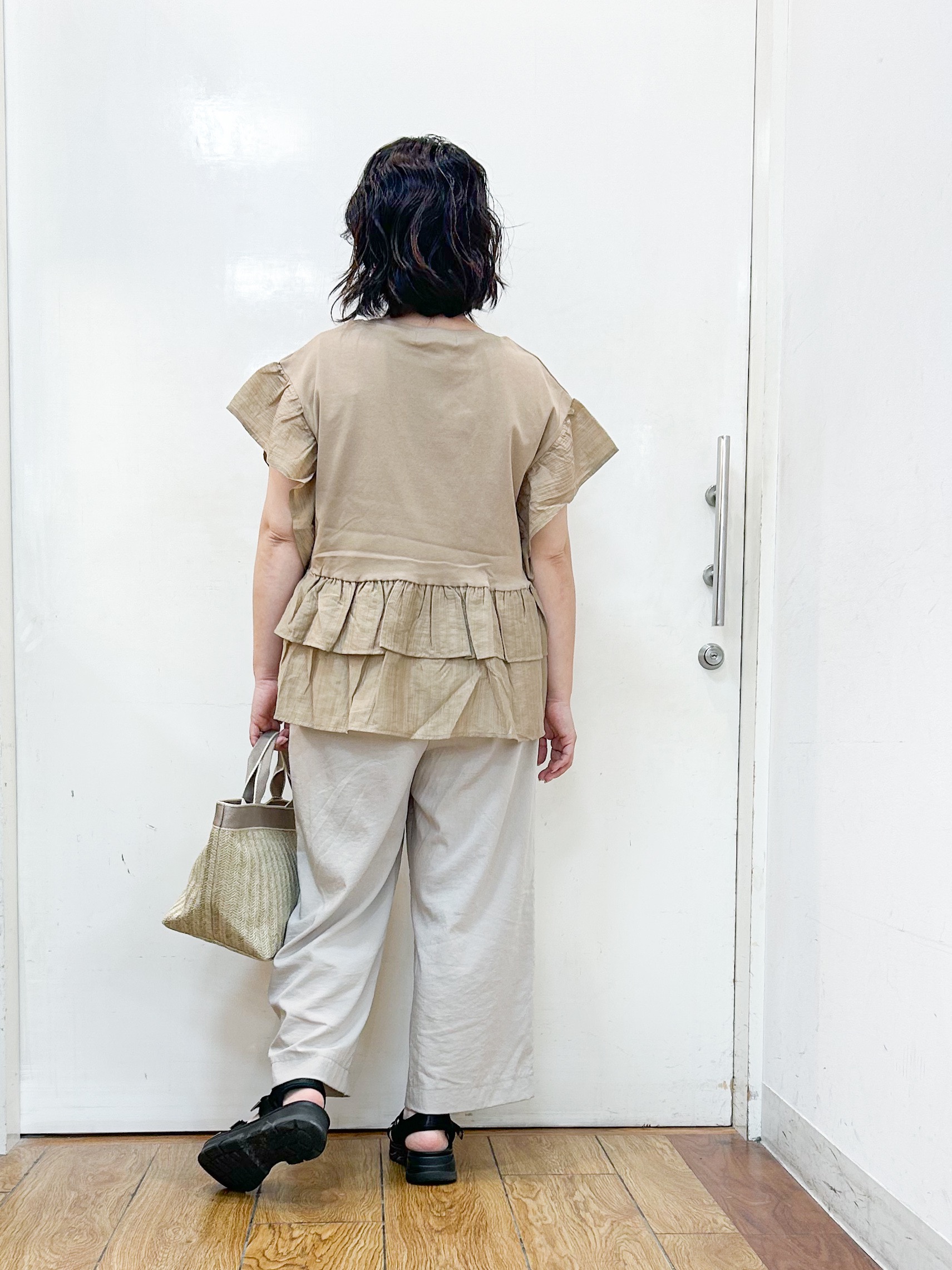 haruさんの「SHOO･LA･RUE｜【S-LL/洗濯機可】着るだけで決まる 主役級フリルトップス」を使ったコーディネート