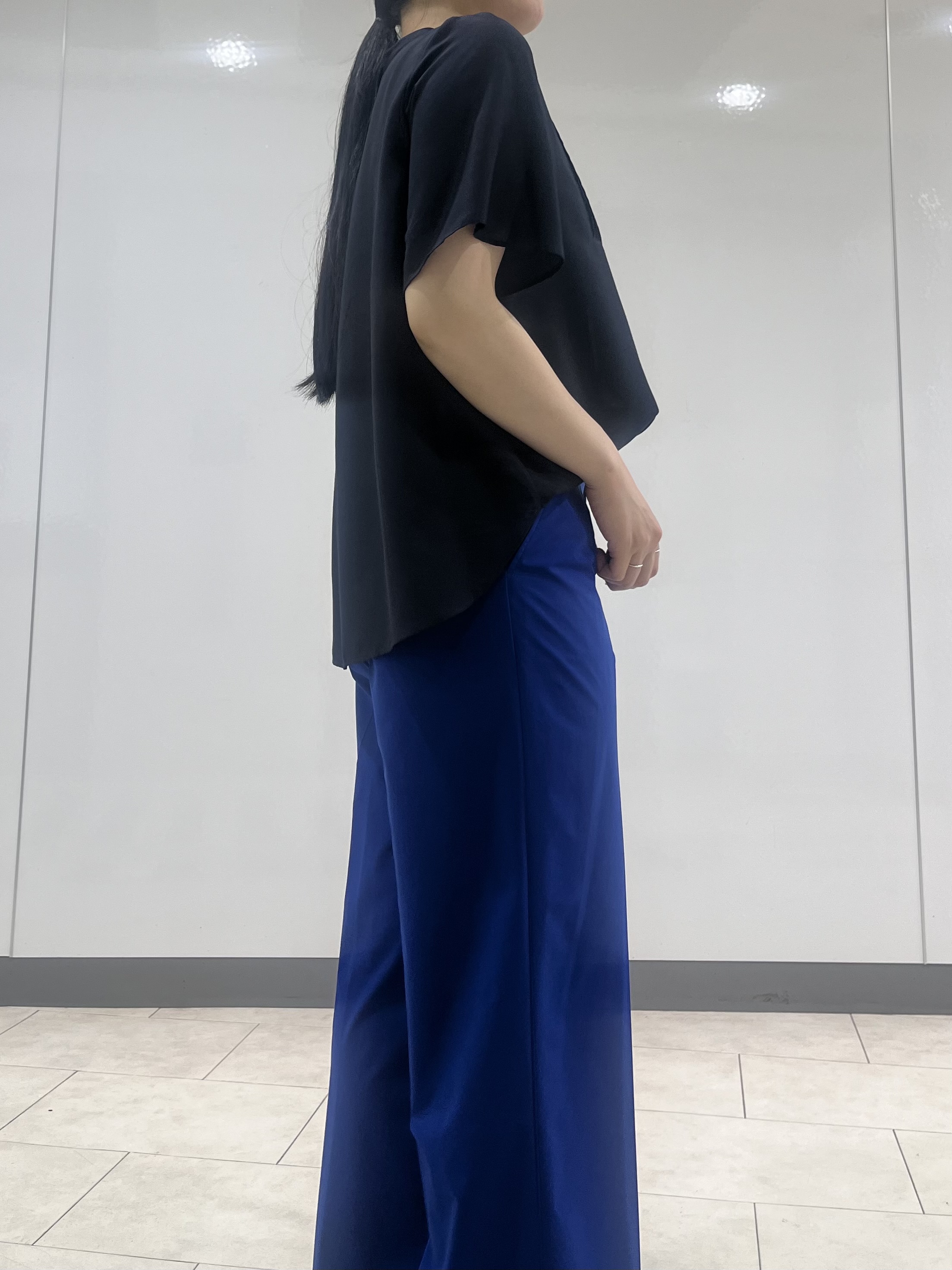 hasuさんの「INDIVI｜【接触冷感/洗える】シアーシャンブレーピンタックブラウス」を使ったコーディネート