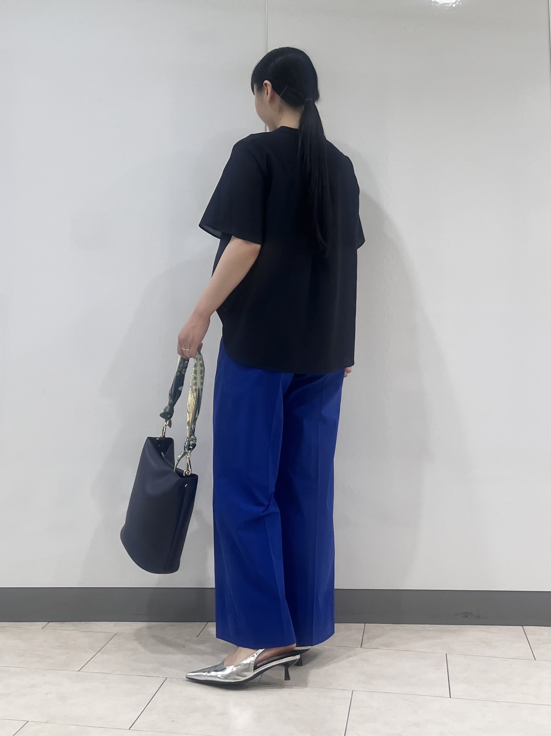 hasuさんの「INDIVI｜【接触冷感/洗える】シアーシャンブレーピンタックブラウス」を使ったコーディネート