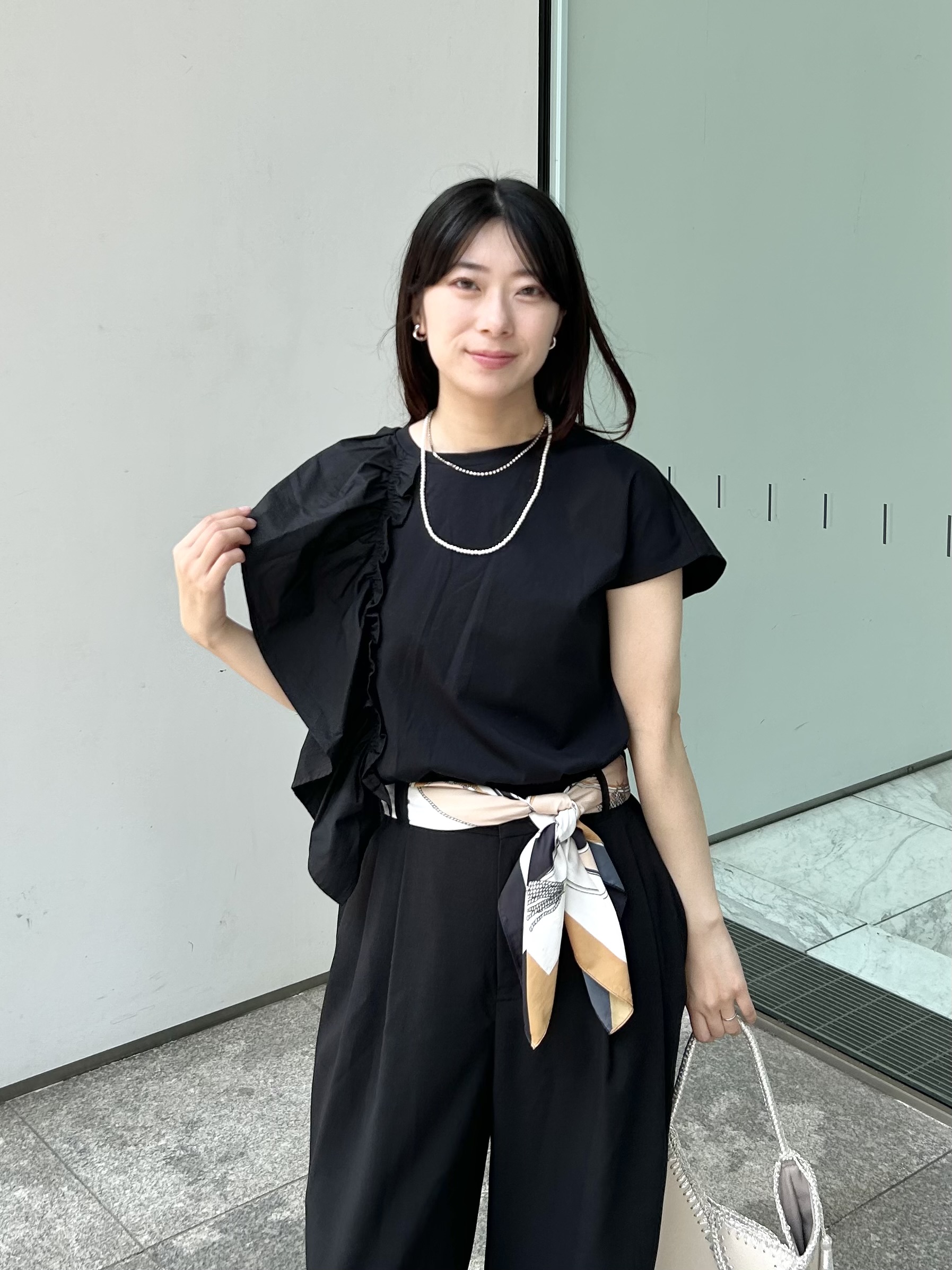 RINAさんの「OPAQUE.CLIP｜【UVケア／接触冷感】アシメフリルドッキングカットソー《洗濯機OK》」を使ったコーディネート