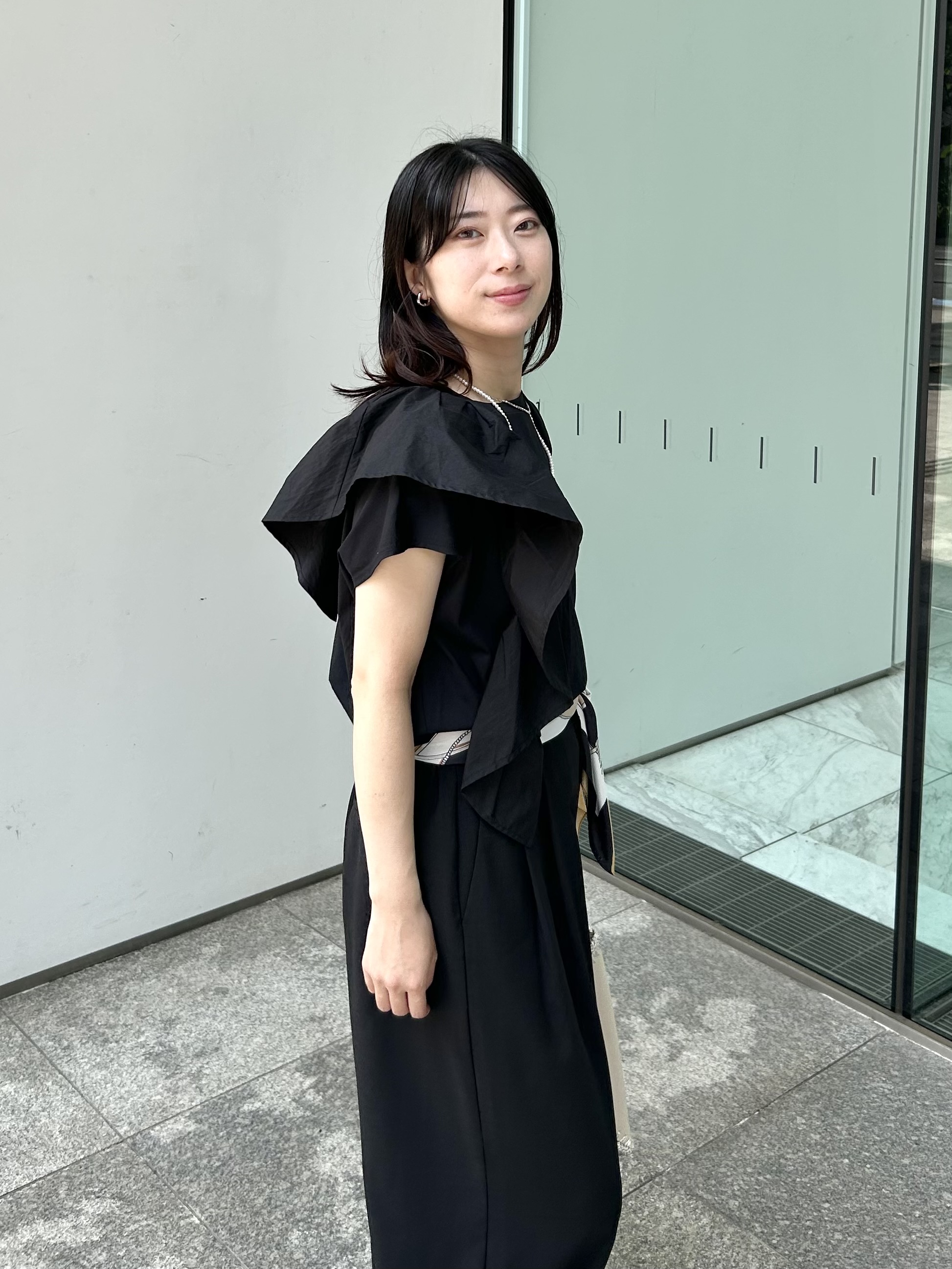 RINAさんの「OPAQUE.CLIP｜【UVケア／接触冷感】アシメフリルドッキングカットソー《洗濯機OK》」を使ったコーディネート