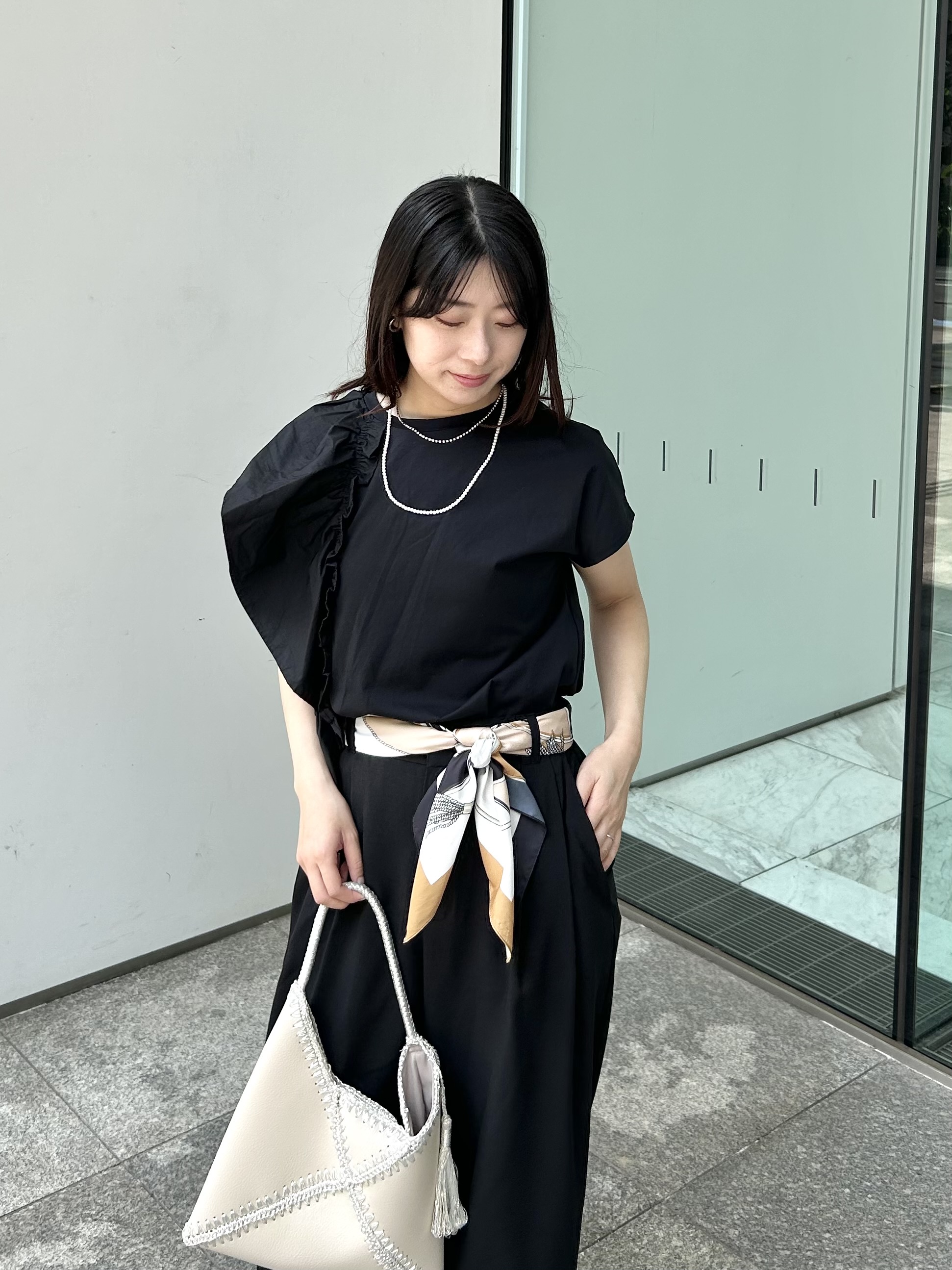 RINAさんの「OPAQUE.CLIP｜【UVケア／接触冷感】アシメフリルドッキングカットソー《洗濯機OK》」を使ったコーディネート