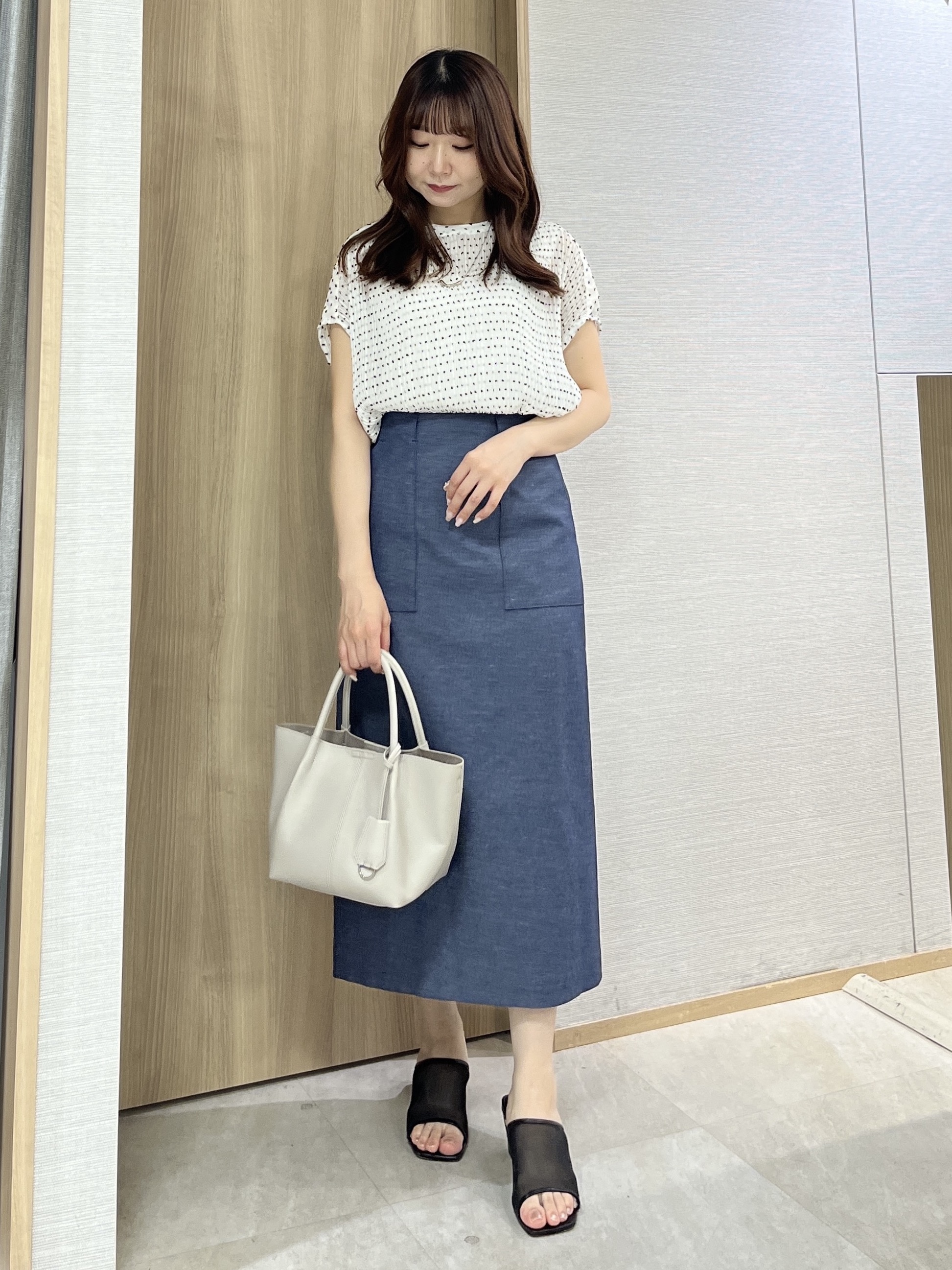KAHOさんの「UNTITLED｜【1枚で着映える】ドットジャガードブラウス」を使ったコーディネート