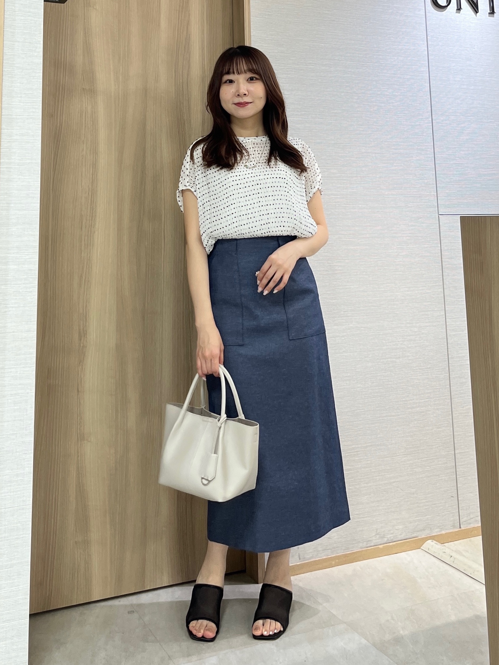 KAHOさんの「UNTITLED｜【1枚で着映える】ドットジャガードブラウス」を使ったコーディネート