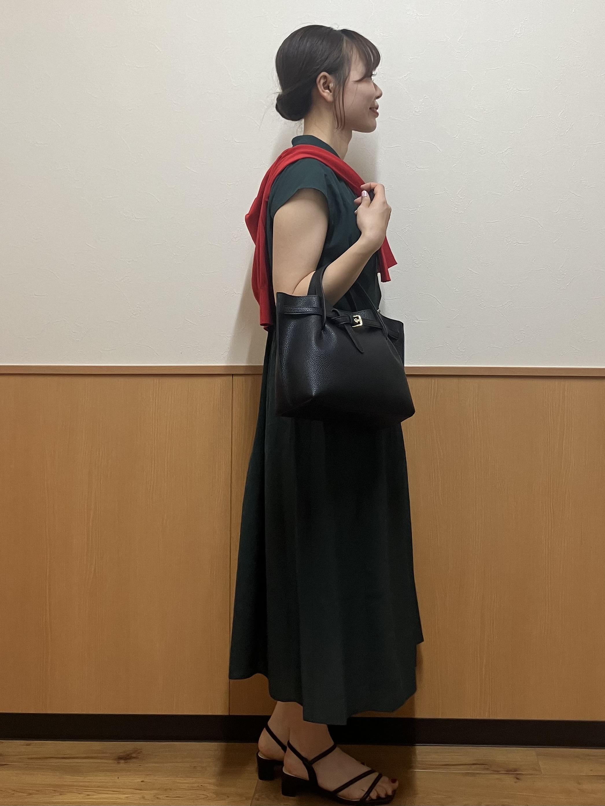 MAYUKIさんの「index｜【接触冷感】ビジューボタンカーディガン《抗ピリング／洗濯機OK》」を使ったコーディネート