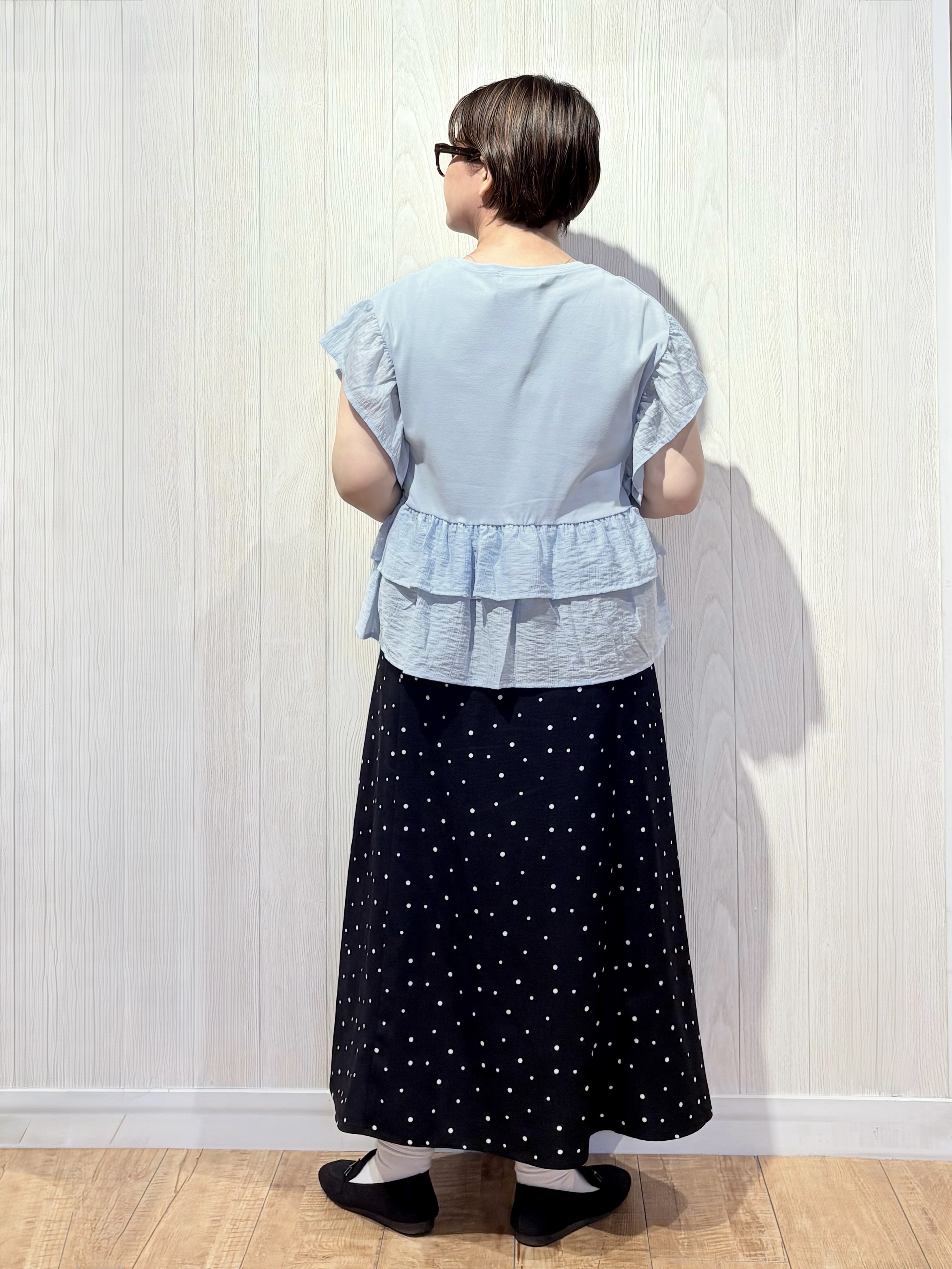 砂糖さんの「SHOO･LA･RUE｜【S-LL/洗濯機可】着るだけで決まる 主役級フリルトップス」を使ったコーディネート