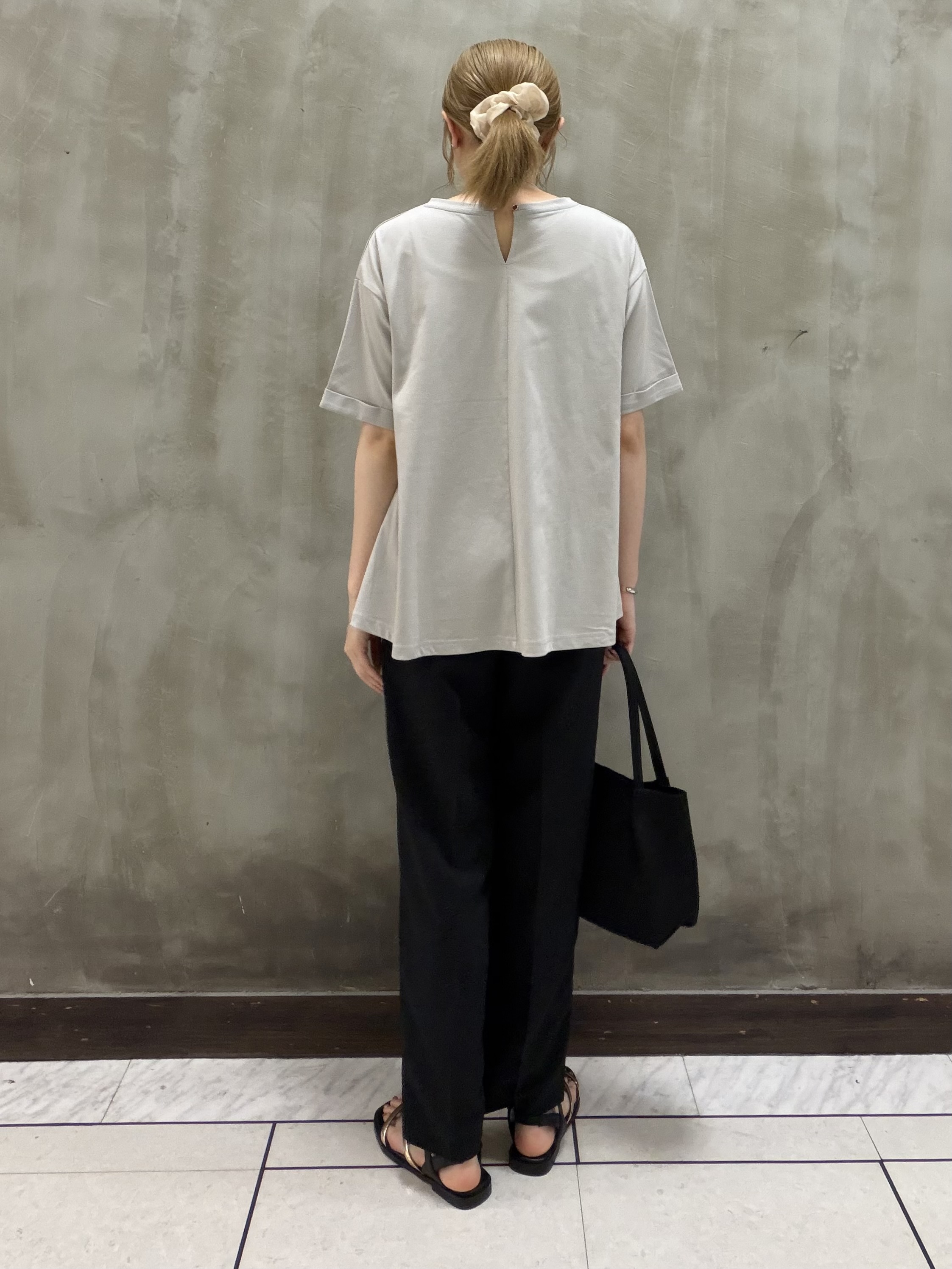 maiさんの「grove｜【遮熱／吸水速乾／UVカット】フレアシルエットTシャツ」を使ったコーディネート