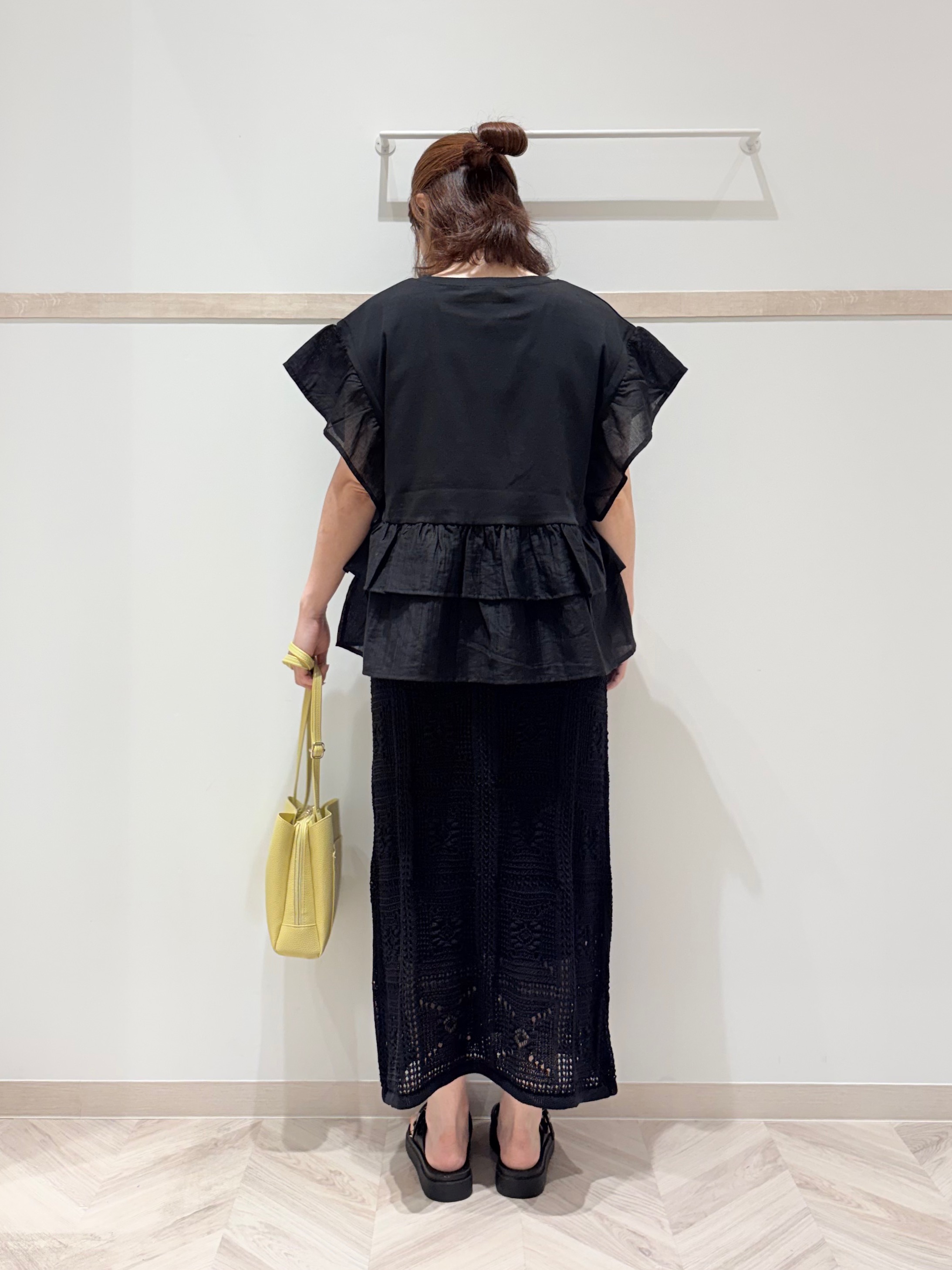 c_h_i_k_aさんの「SHOO･LA･RUE｜【S-LL/洗濯機可】着るだけで決まる 主役級フリルトップス」を使ったコーディネート