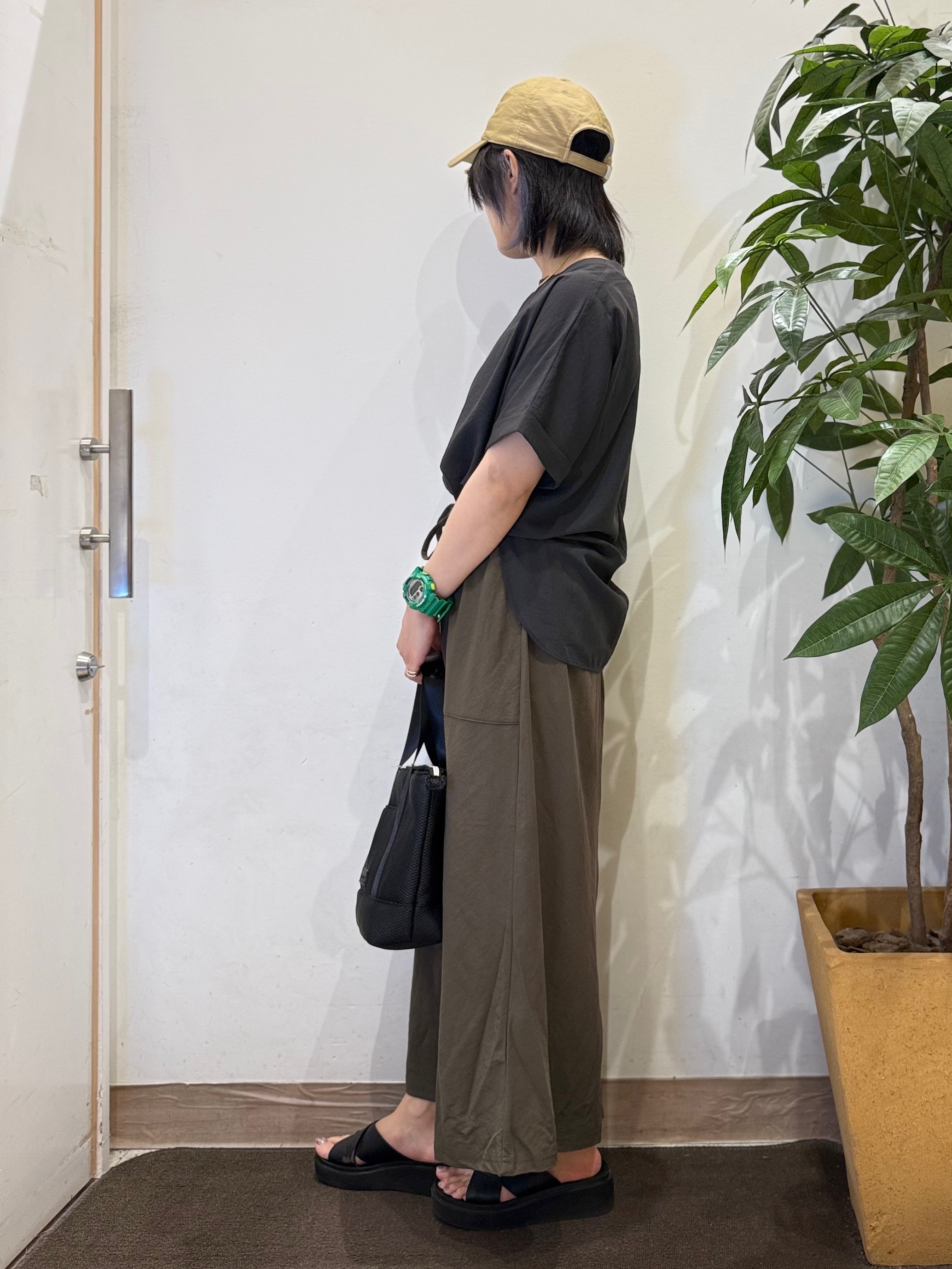 misakiさんの「SHOO･LA･RUE｜【着丈選べる/体型カバー】洗濯後しわになりにくい さらっと快適ドルマントップス」を使ったコーディネート
