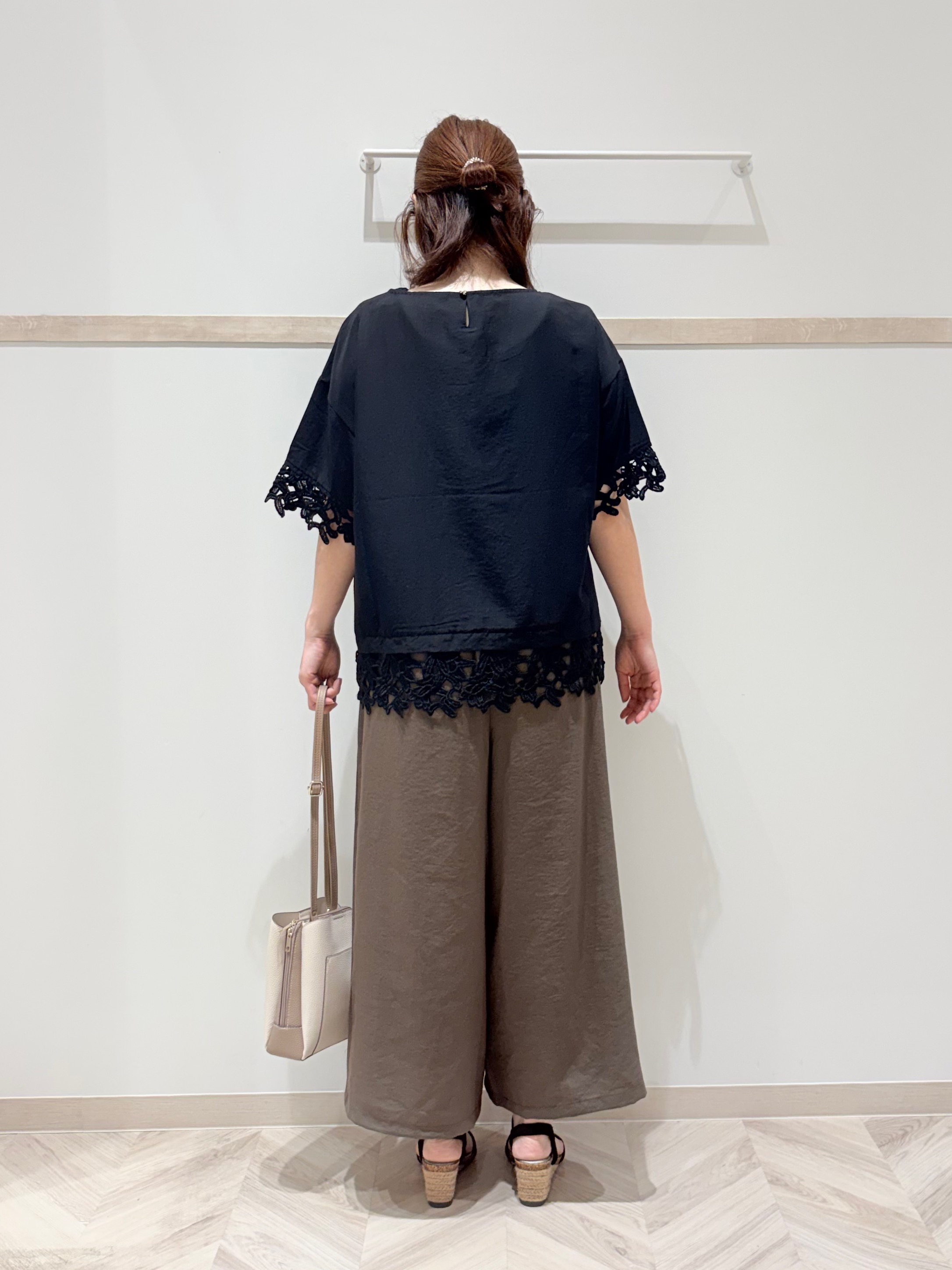 c_h_i_k_aさんの「SHOO･LA･RUE｜【洗濯後しわになりにくい/S-LL】コーデの主役になる レース付きブラウス」を使ったコーディネート