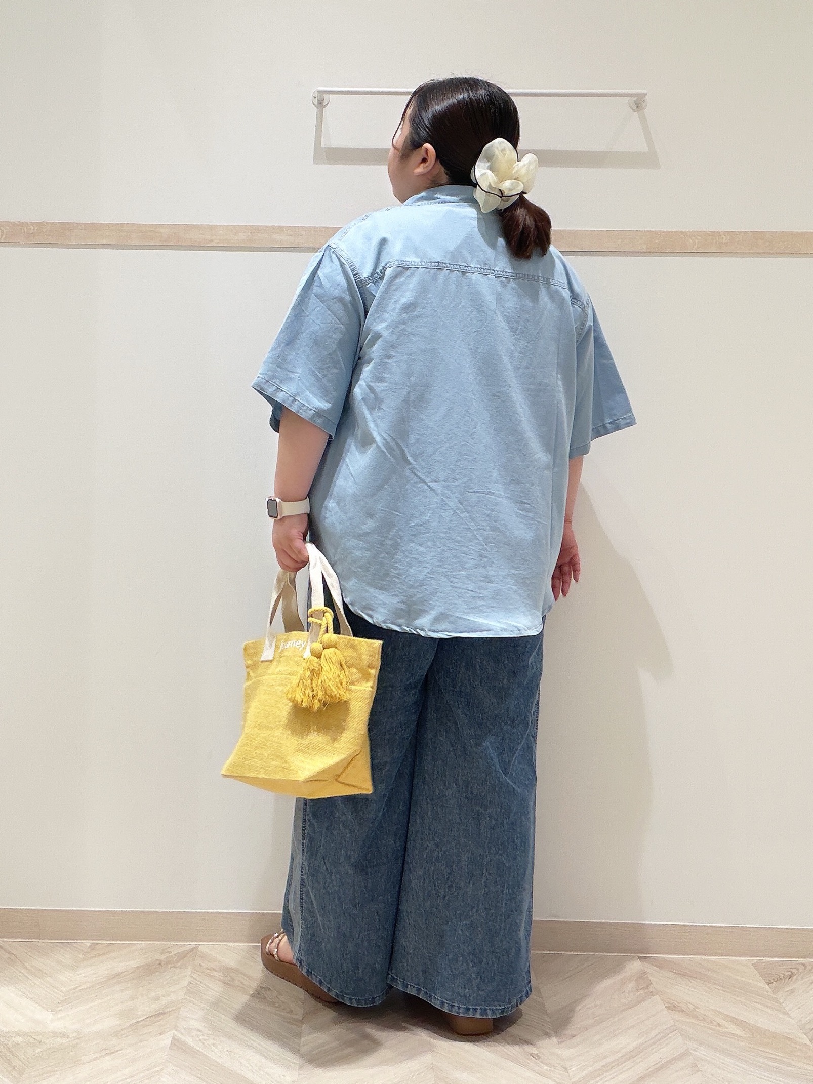 ゆめかさんの「SHOO･LA･RUE｜【セットアップ可/S-LL】ライトオンスデニム 5分袖シャツ」を使ったコーディネート