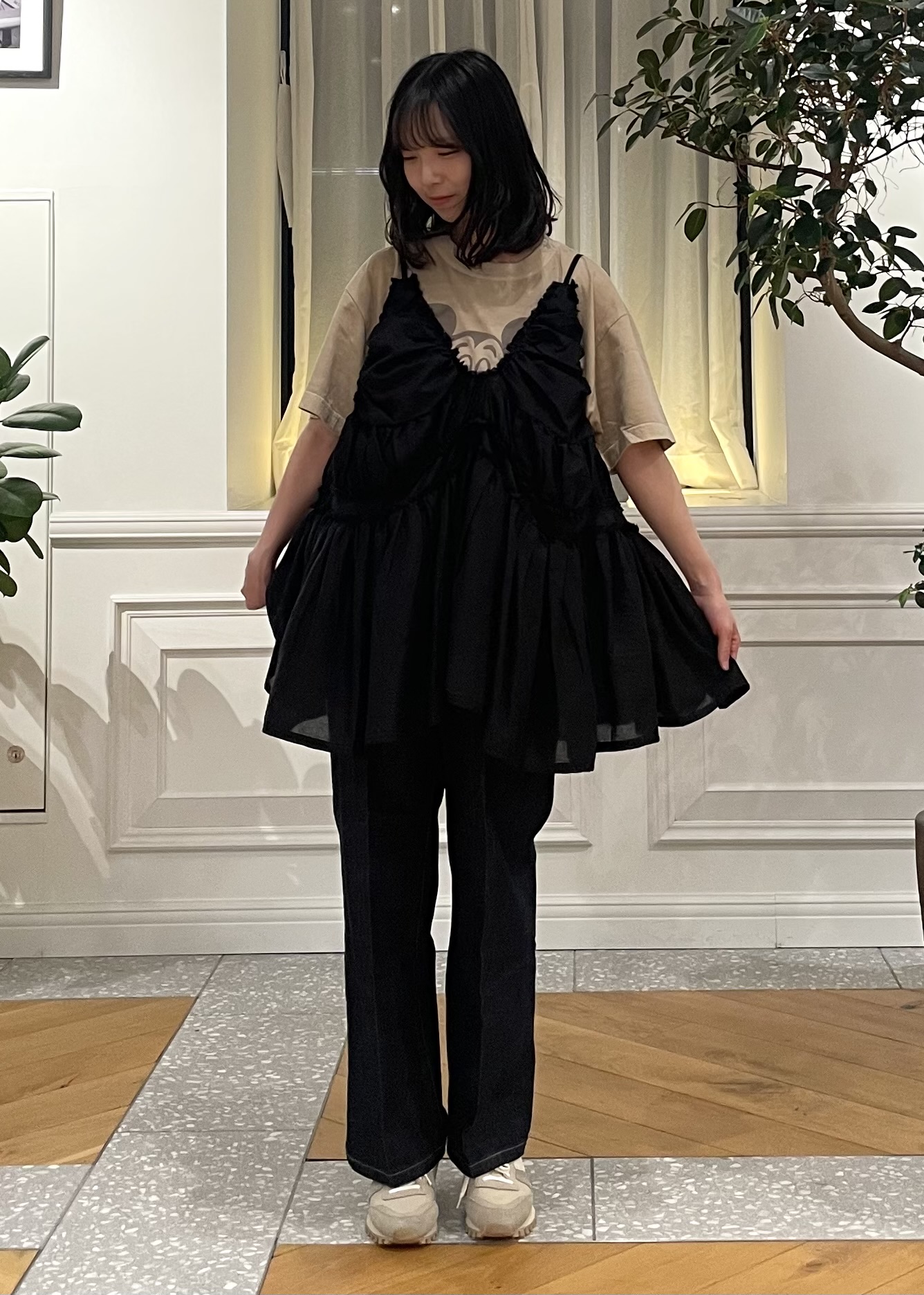 Lilyさんの「DRESSTERIOR｜【otonaMUSE5月号掲載】センタープレス ワイドストレートデニム」を使ったコーディネート
