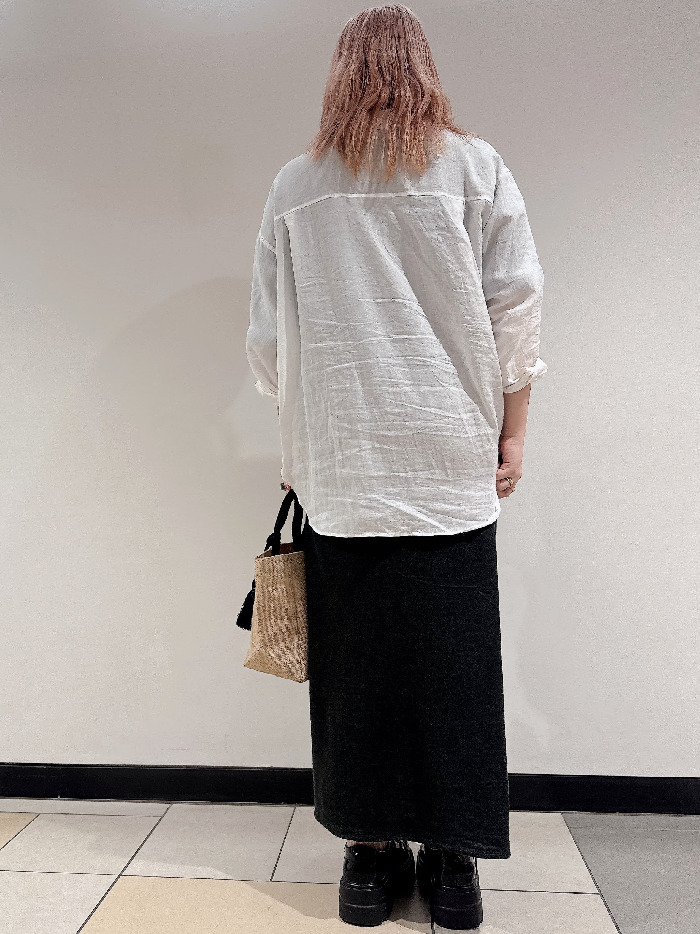 なかもとあきさんの「DRESSTERIOR｜【人気定番/ウォッシャブル】ガーメントダイラミーシャツ」を使ったコーディネート