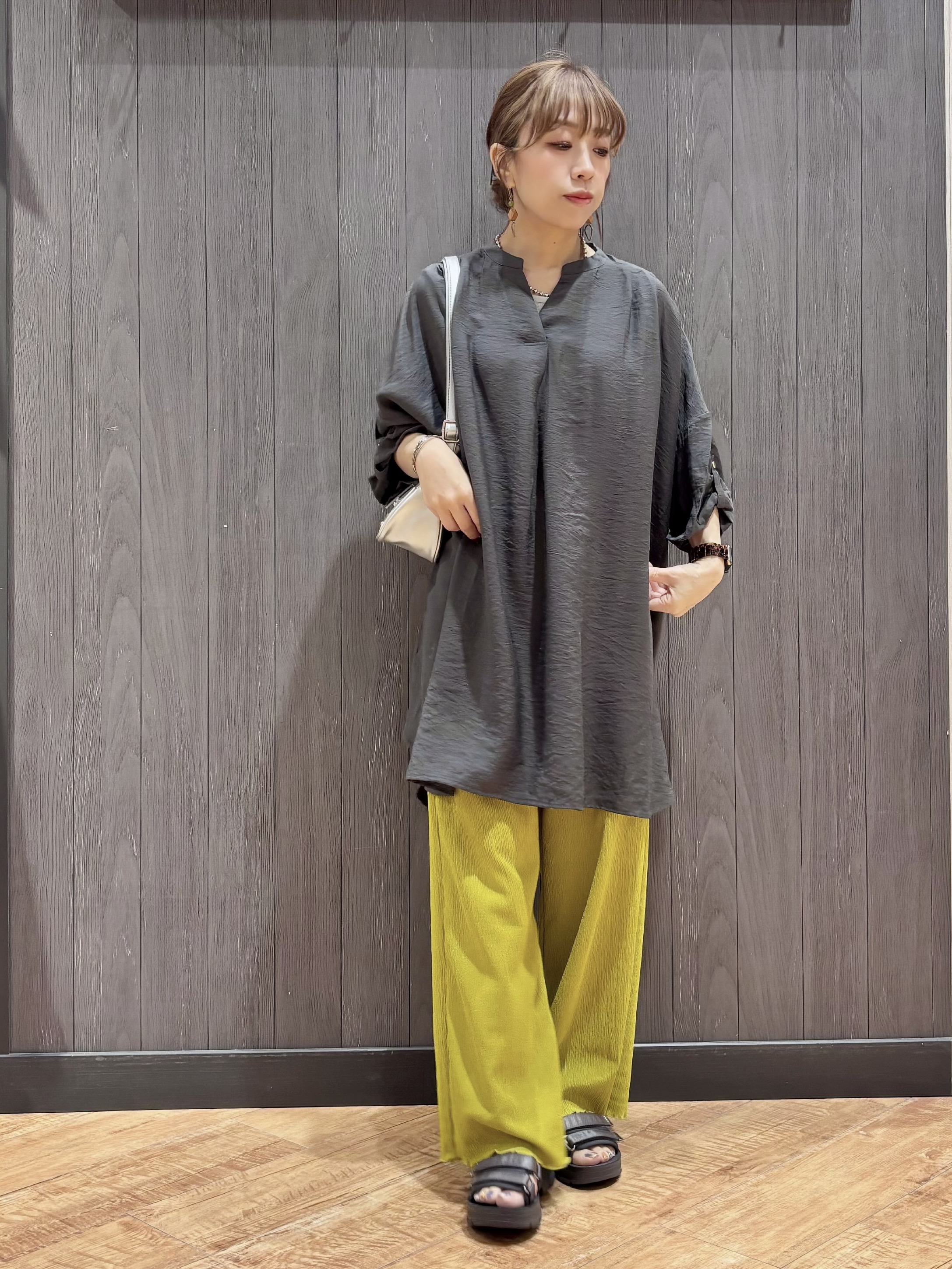 meiさんの「SHOO･LA･RUE｜【S-LL/洗濯機可】気になる体型すっぽり隠す スキッパードルマンチュニック」を使ったコーディネート