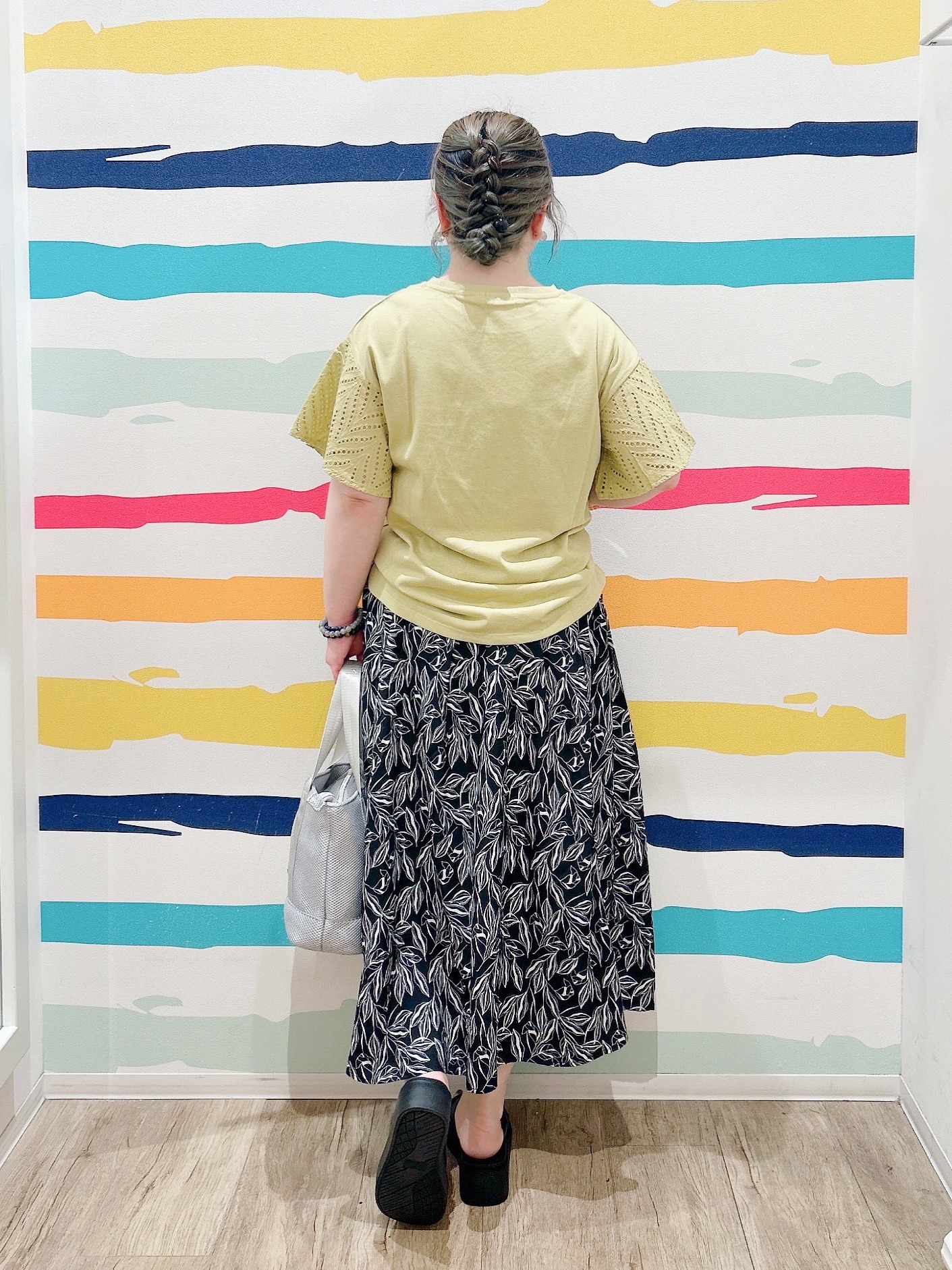 Peeさんの「SHOO･LA･RUE｜【S-LL/洗濯機可/体型カバー】汗じみが気になりにくい お袖レースフレアTシャツ」を使ったコーディネート