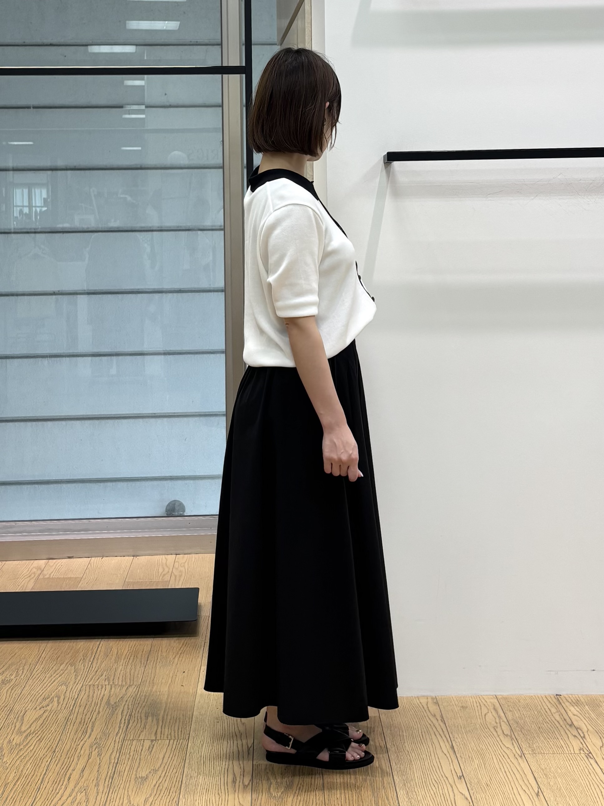 asamiさんの「INDIVI｜【バイカラー】衿付きシャツ風ニット」を使ったコーディネート