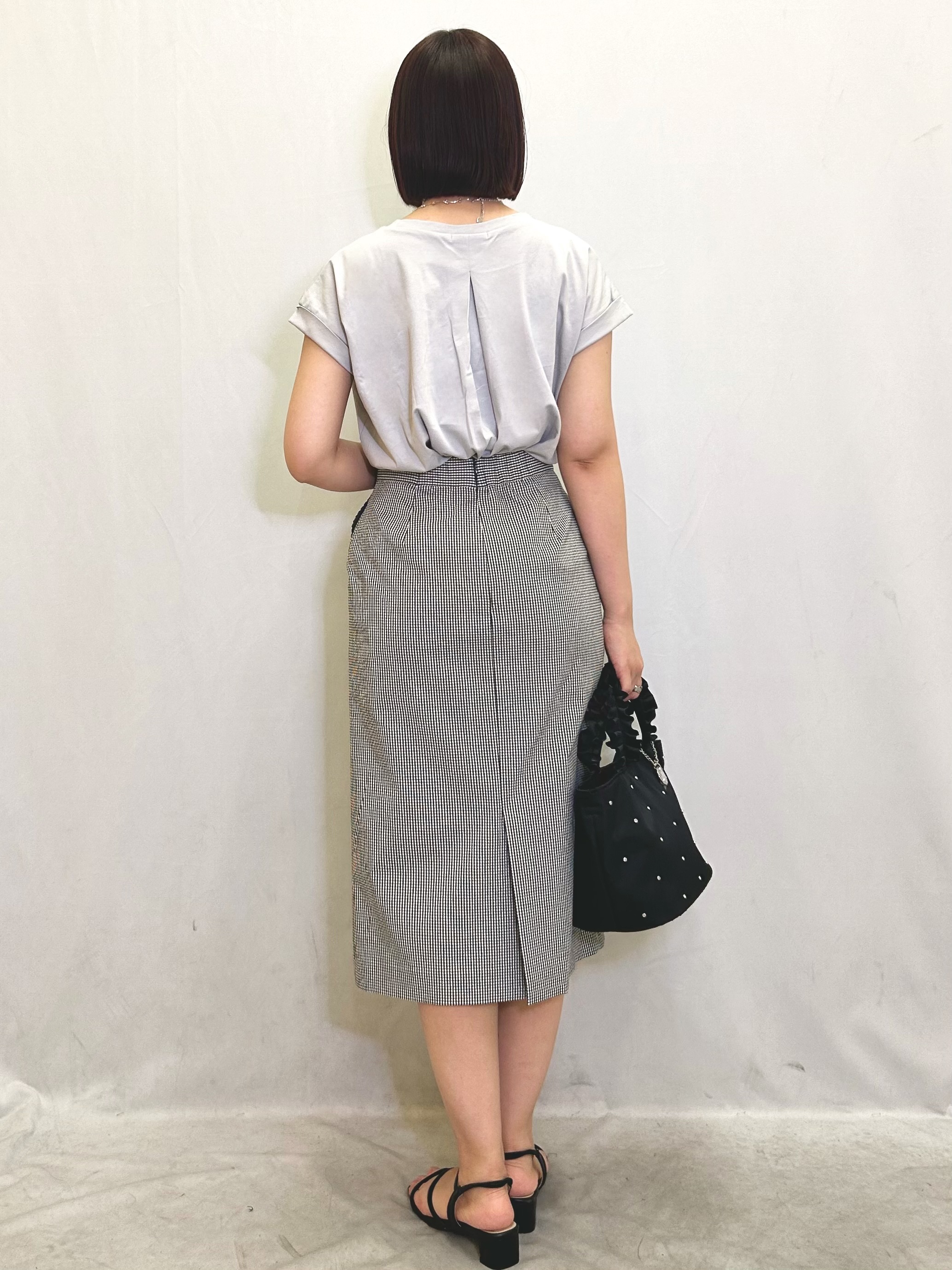 きららさんの「index｜【接触冷感／UV】ワンポイント刺繍Tシャツ《7col／XS~3L／洗濯機OK》」を使ったコーディネート