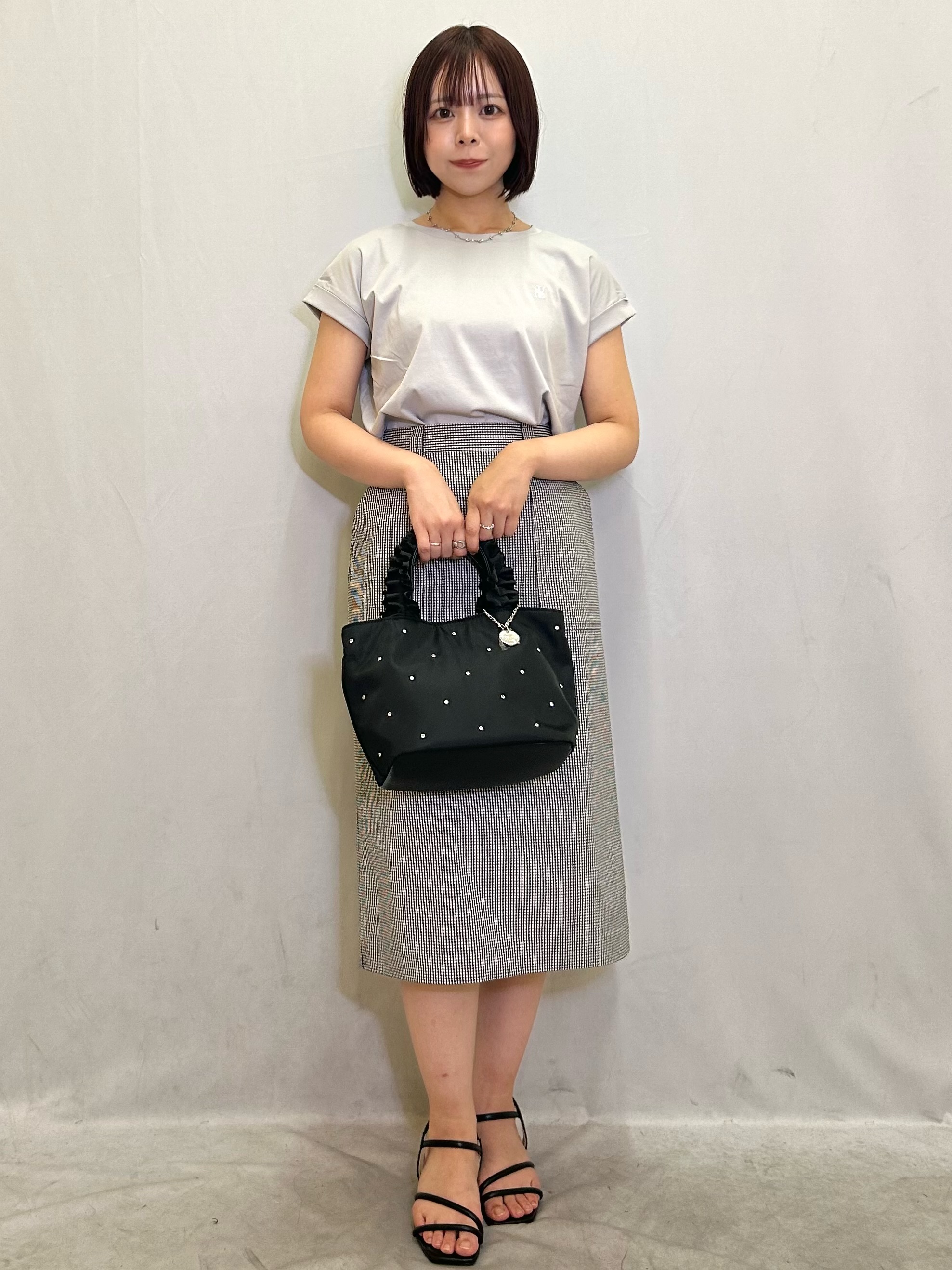 きららさんの「index｜【接触冷感／UV】ワンポイント刺繍Tシャツ《7col／XS~3L／洗濯機OK》」を使ったコーディネート