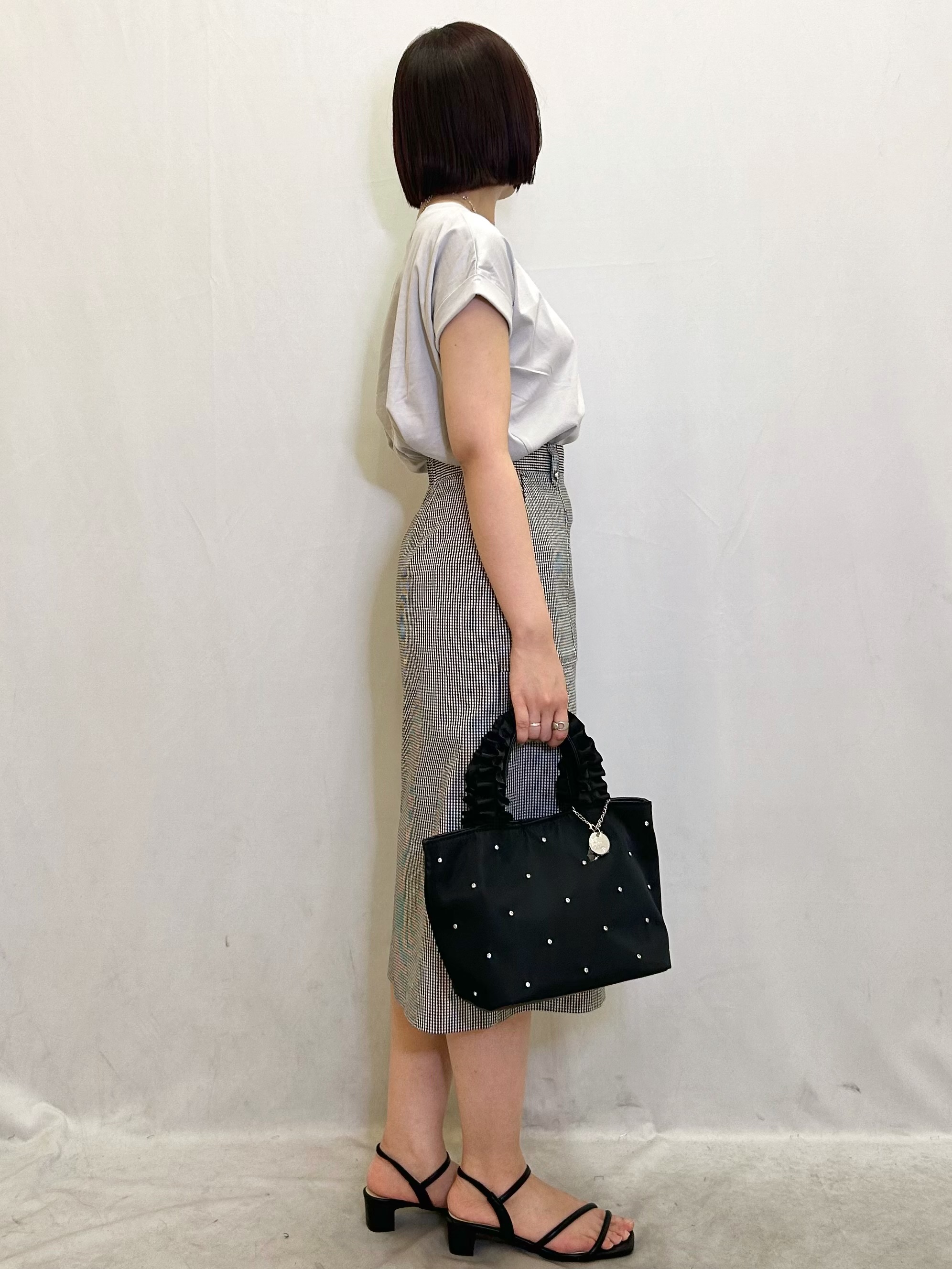 きららさんの「index｜【接触冷感／UV】ワンポイント刺繍Tシャツ《7col／XS~3L／洗濯機OK》」を使ったコーディネート