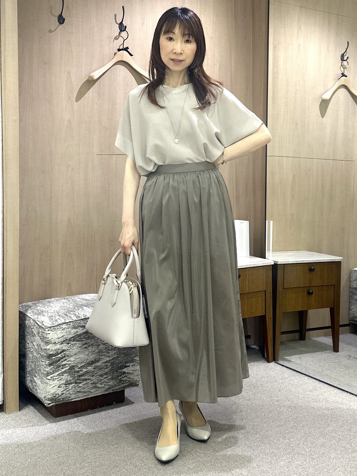 Miwaさんの「UNTITLED｜【11色展開/体型カバー】前後2WAYフレンチスリーブニット」を使ったコーディネート