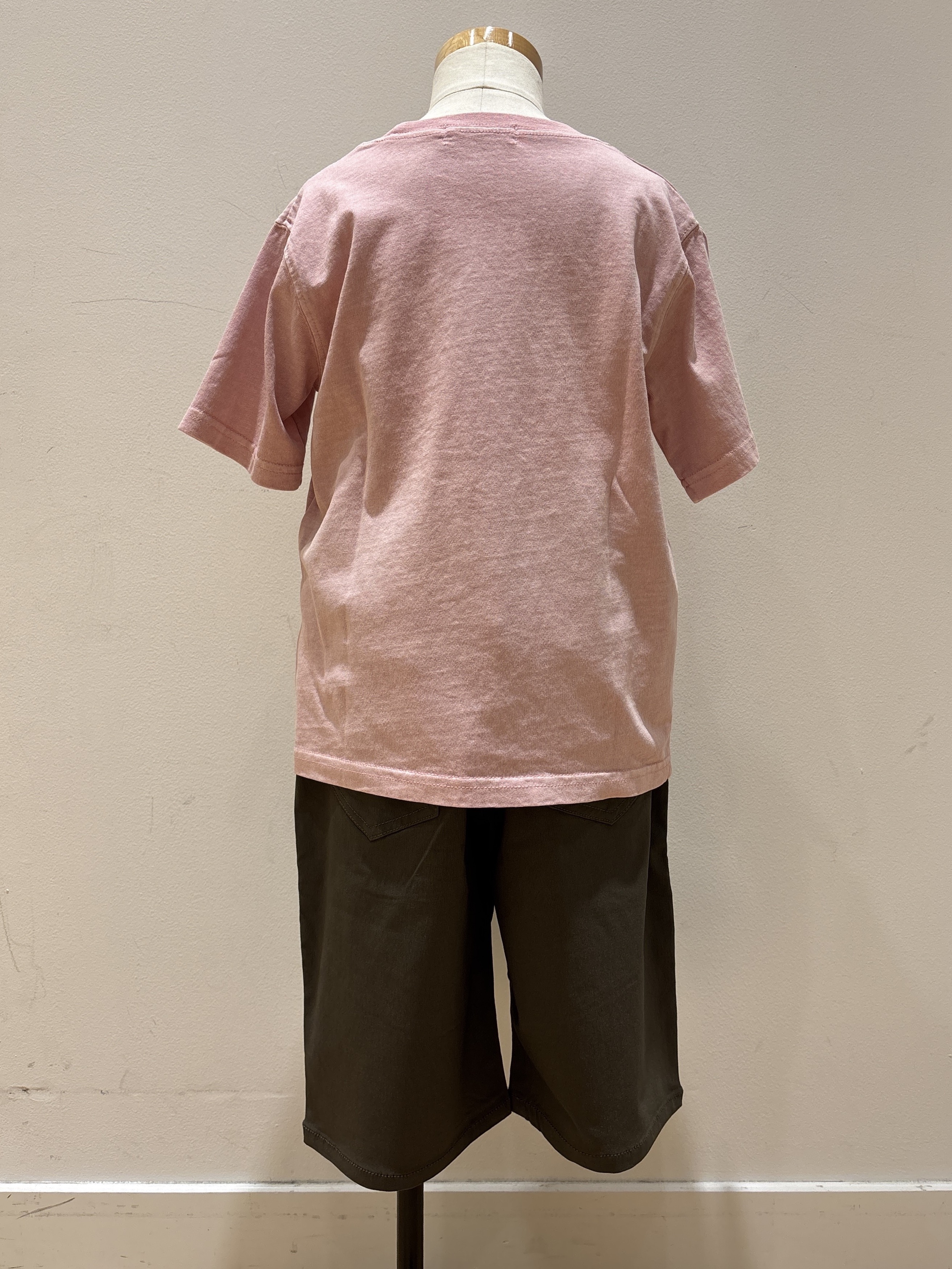 yumiさんの「Dessin｜【リンクコーデ可/洗える】ピグメント染め Tシャツ」を使ったコーディネート