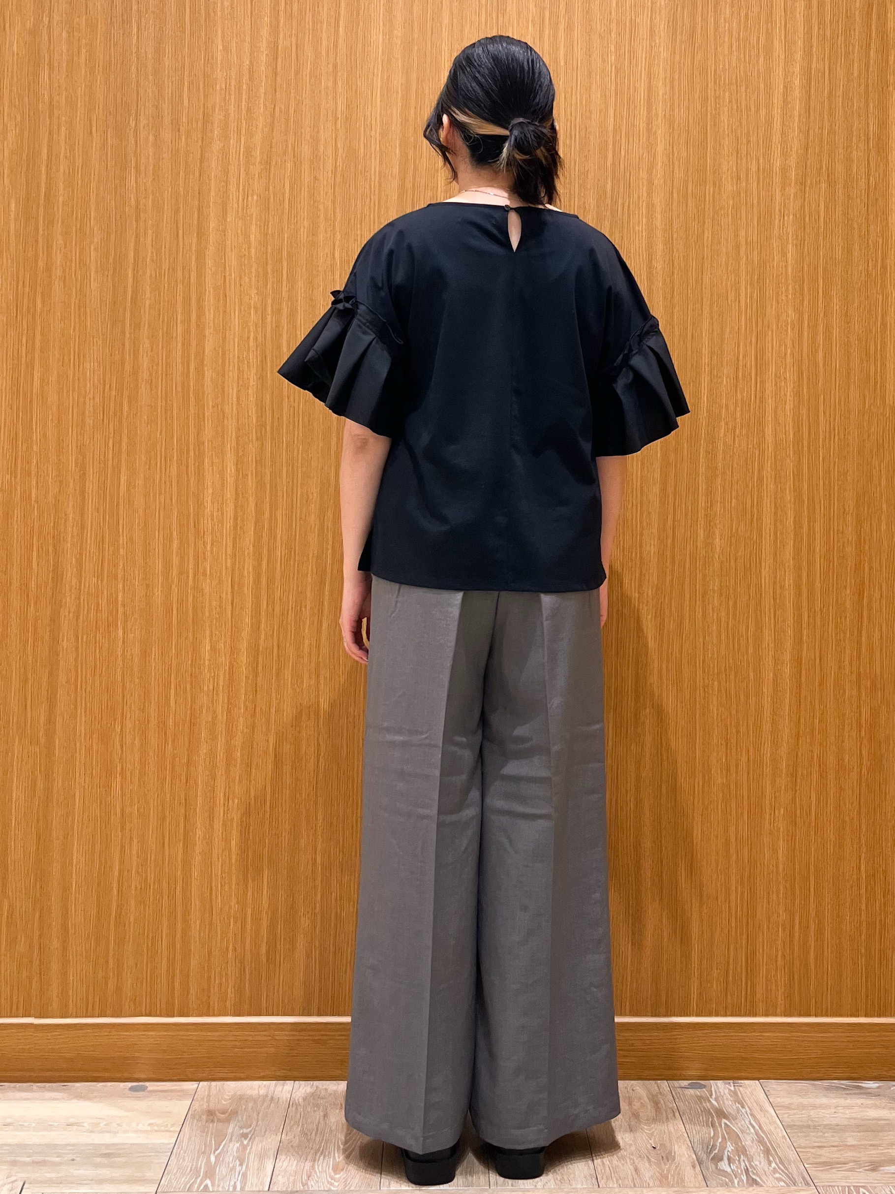 aさんの「OPAQUE.CLIP｜【接触冷感】タックスリーブカットソー《洗濯機OK》」を使ったコーディネート