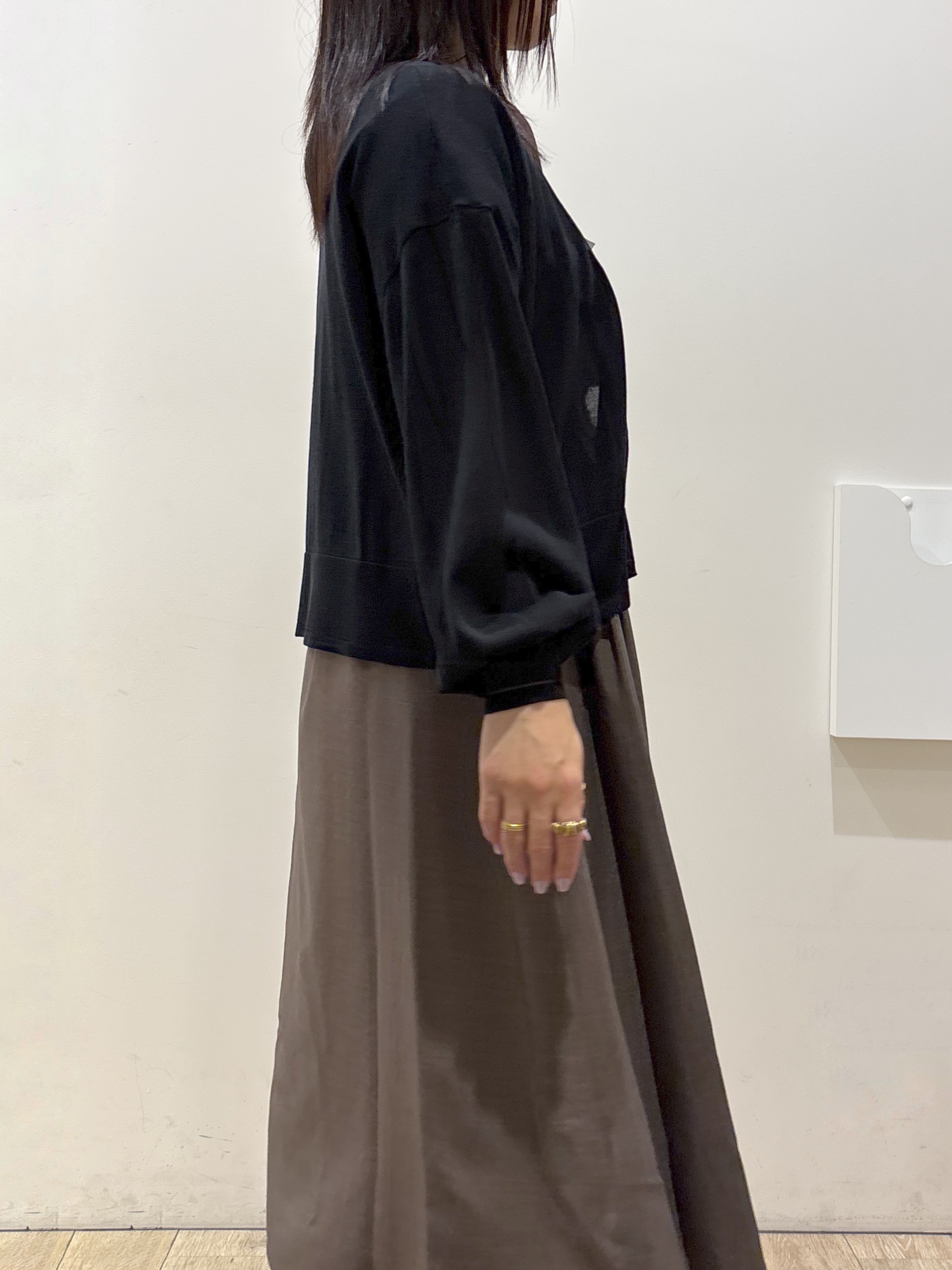 mameさんの「index｜【接触冷感】シアーショートトッパーカーディガン《洗濯機OK／抗ピル》」を使ったコーディネート