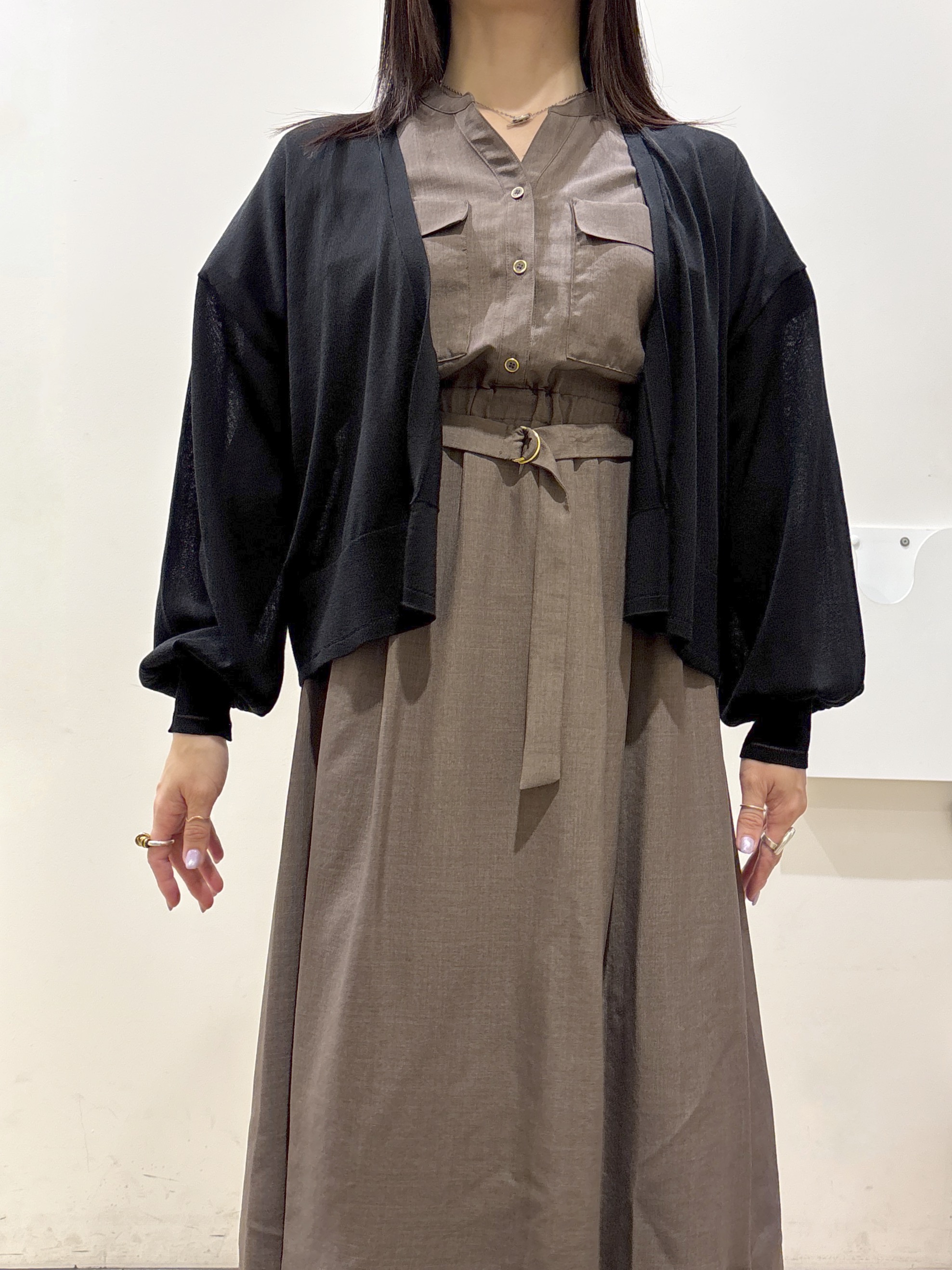 mameさんの「index｜【接触冷感】シアーショートトッパーカーディガン《洗濯機OK／抗ピル》」を使ったコーディネート