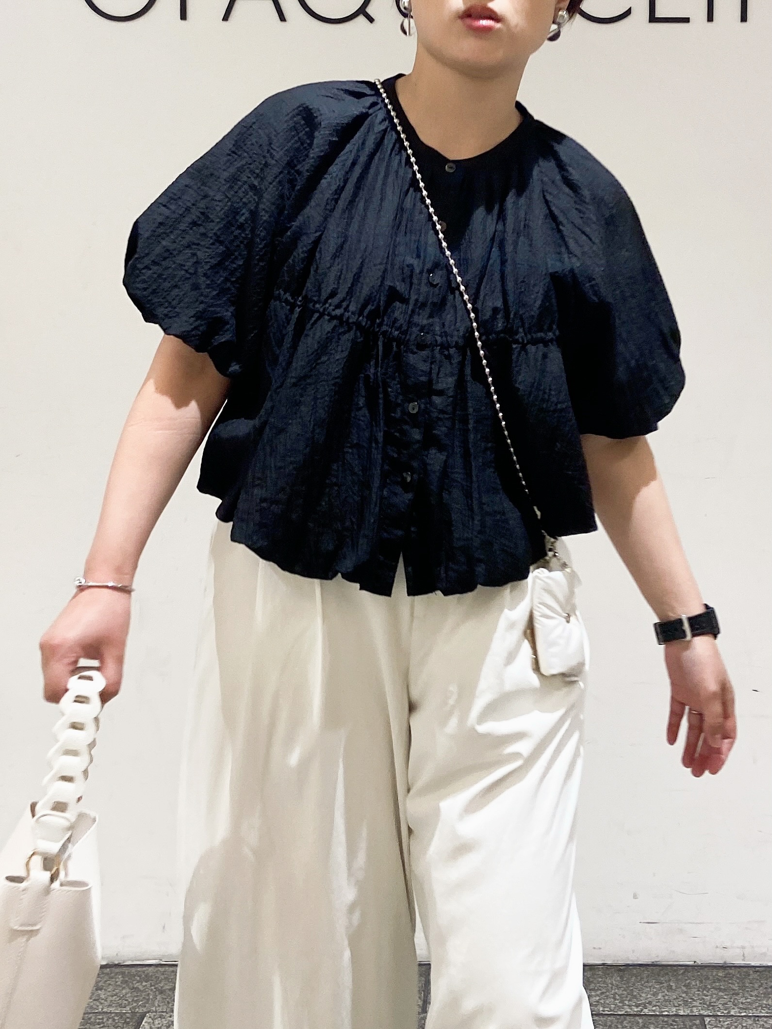MIHOさんの「OPAQUE.CLIP｜バルーンデザインブラウス【洗濯機OK】」を使ったコーディネート