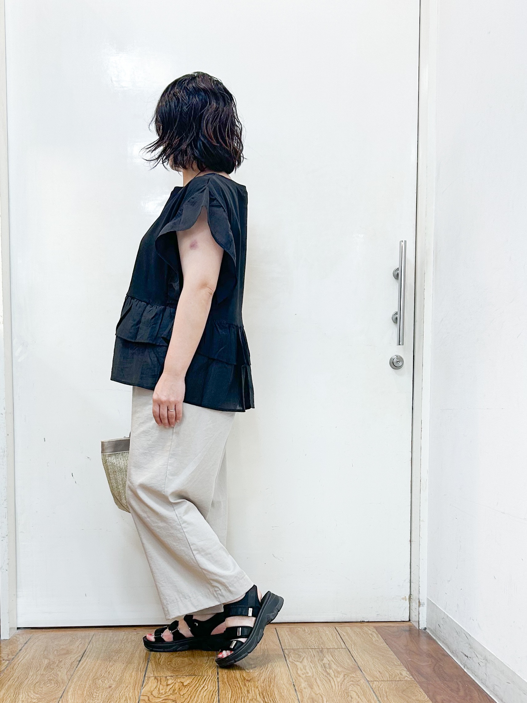 haruさんの「SHOO･LA･RUE｜【S-LL/洗濯機可】着るだけで決まる 主役級フリルトップス」を使ったコーディネート